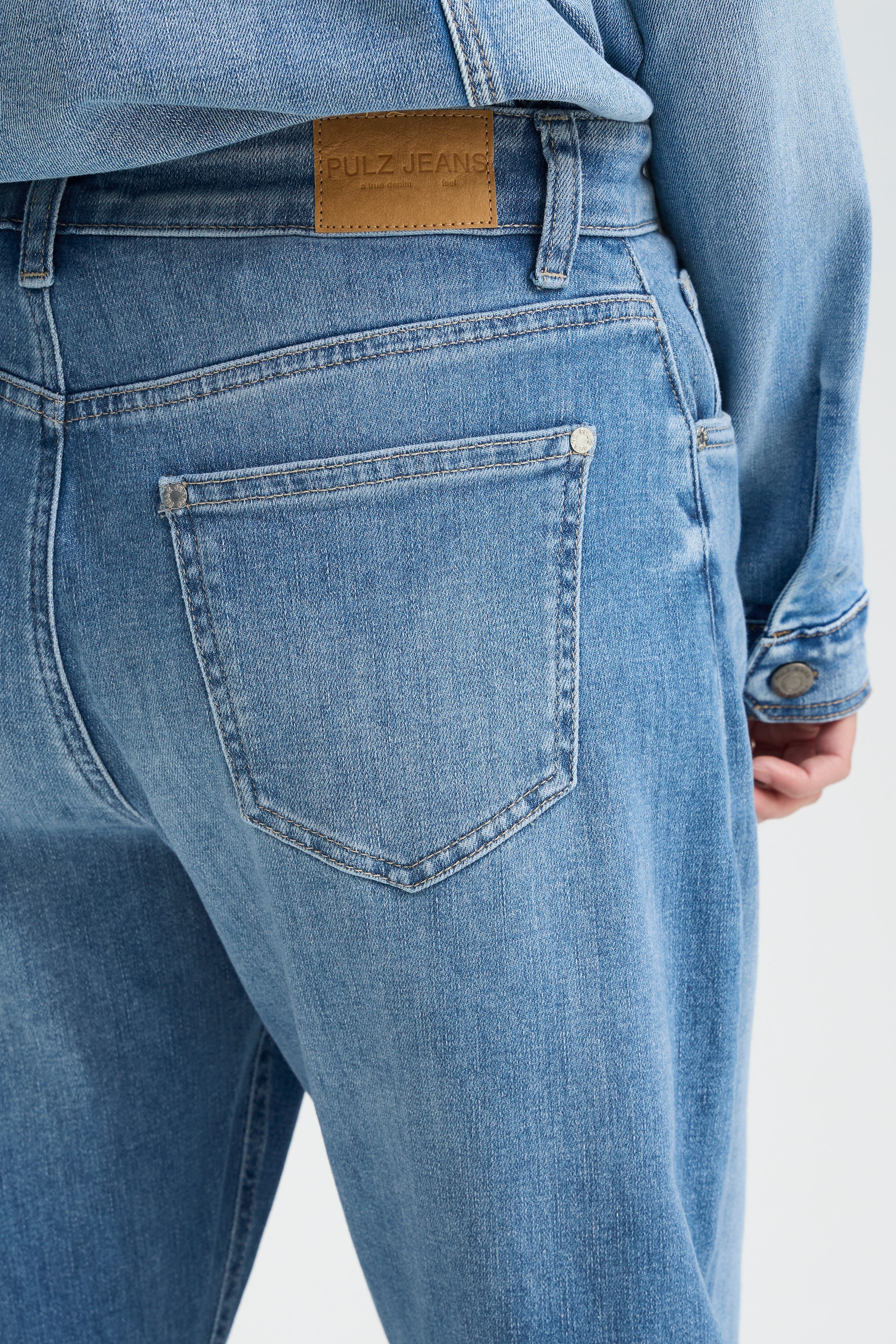 Pulz Jeans Anni HW Barrel Leg Jeans Broek medium blue denim