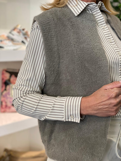 Mi Piace Travelstof Zachte fluffy Gilet 202468 taupe