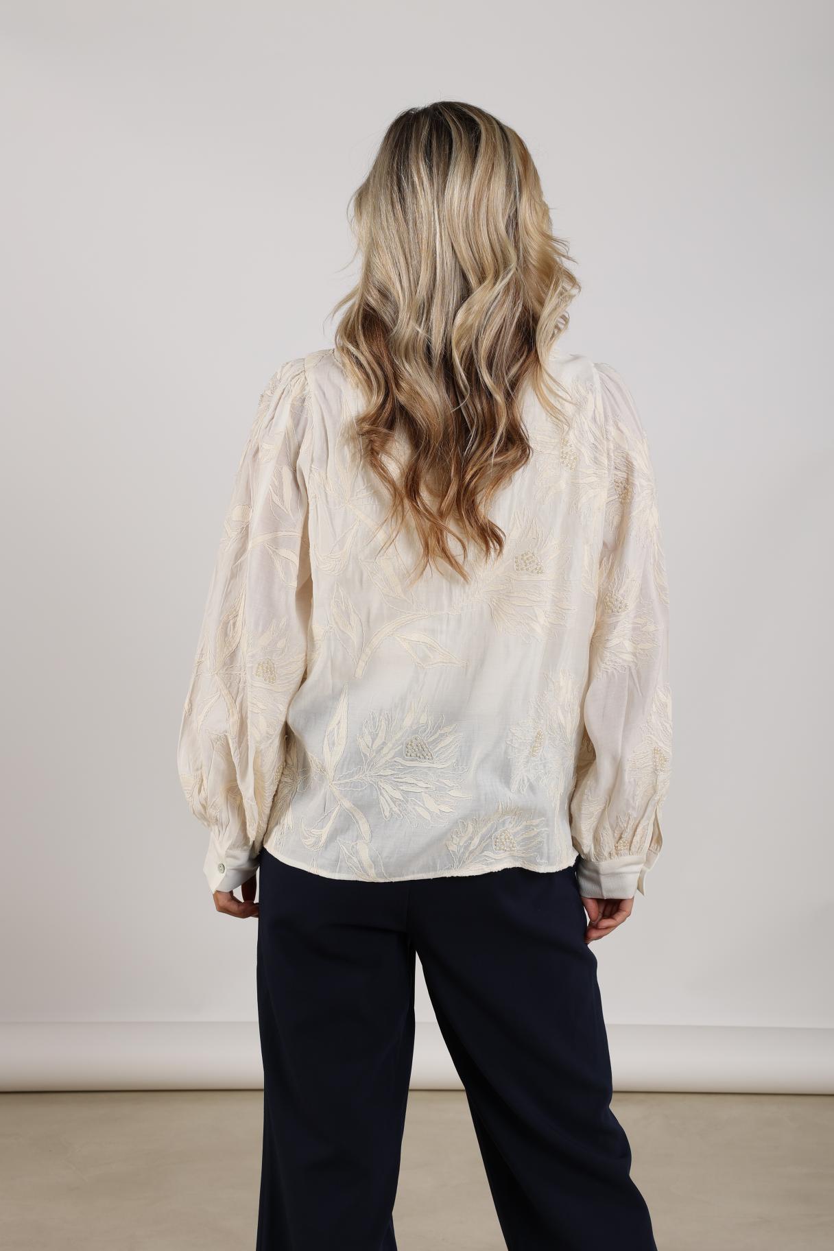 Nukus Avy Embroidery Blouse off white