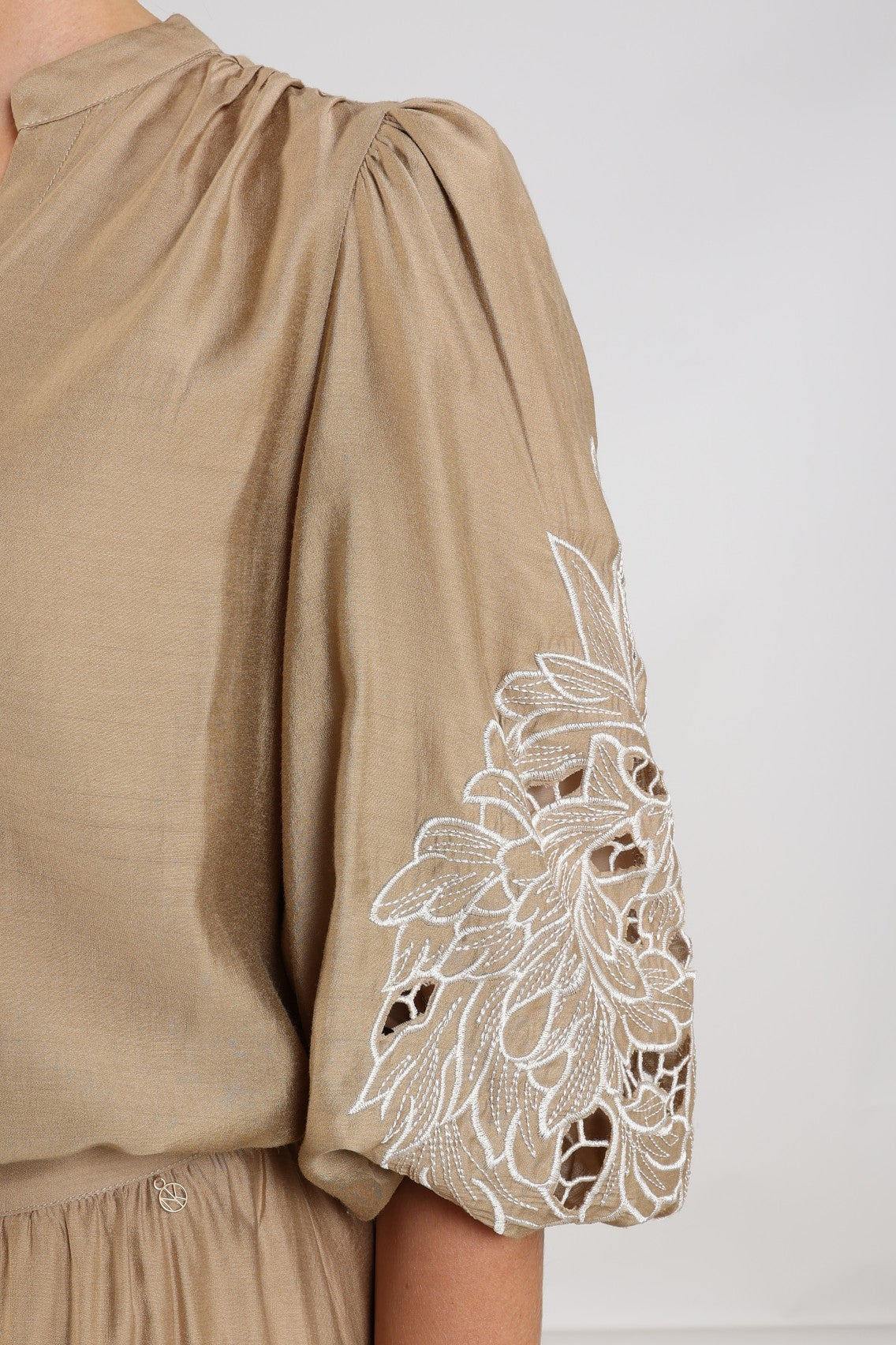 Nukus Rosie Blouse Embroidery camel