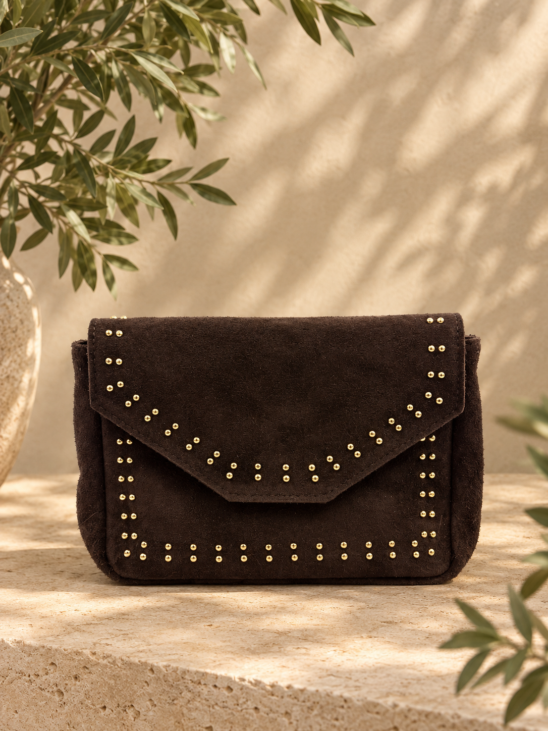 Fiona Schoudertas Suede Studs T430 dark brown