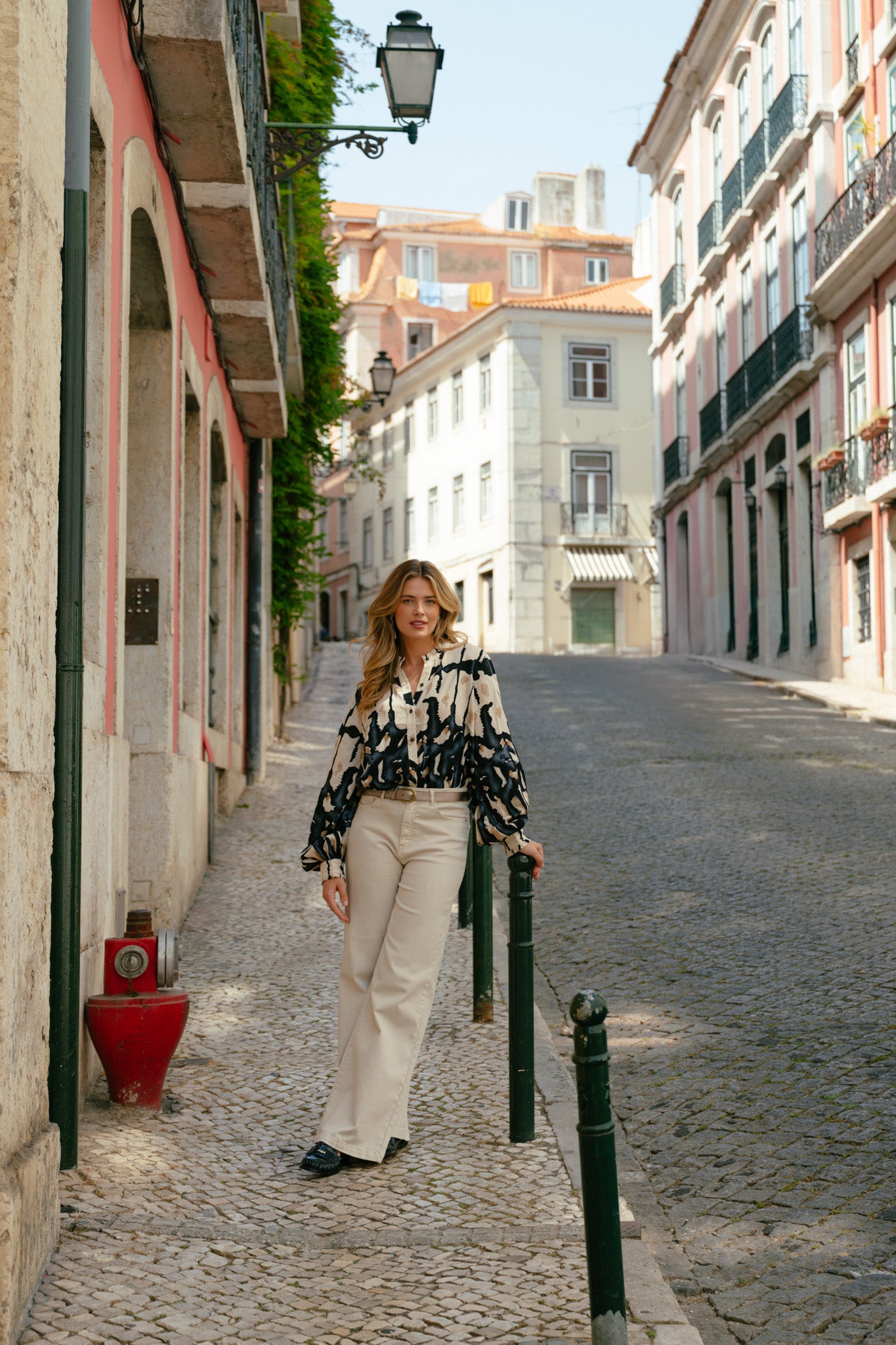 C&S Lara Blouse sand / light jeans blue