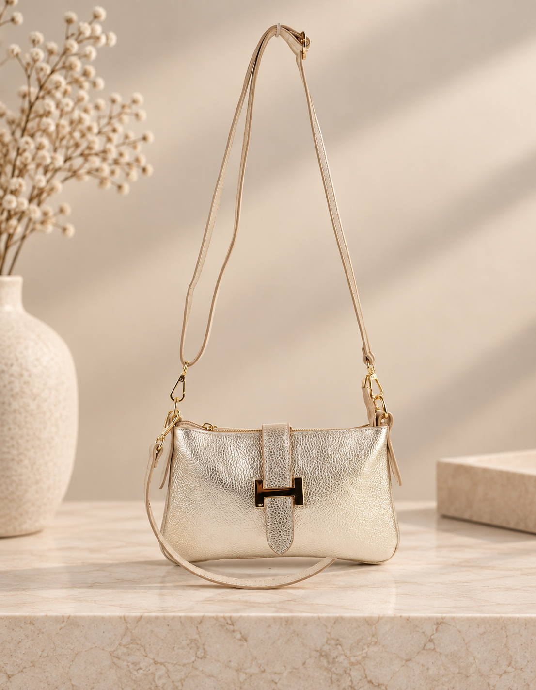Hayley Schoudertas Leer T336 metallic gold