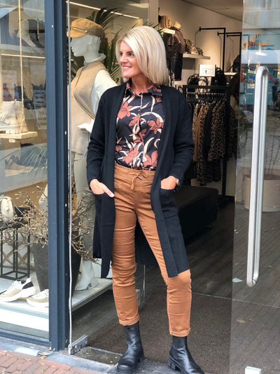 Chastar Blouse zwart/bruin flower gemeleerd