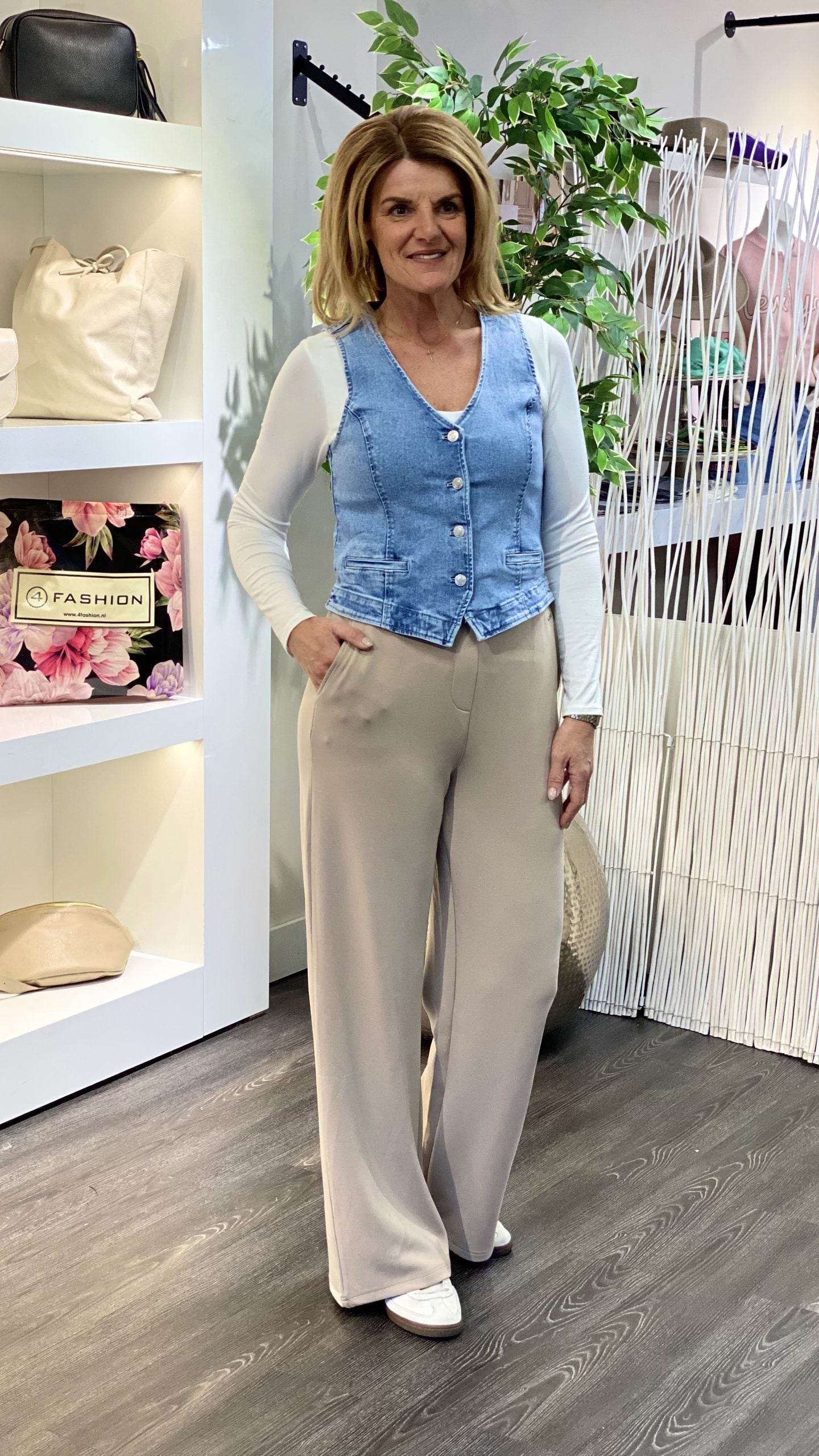 Freequent Halsey Gilet light blue denim