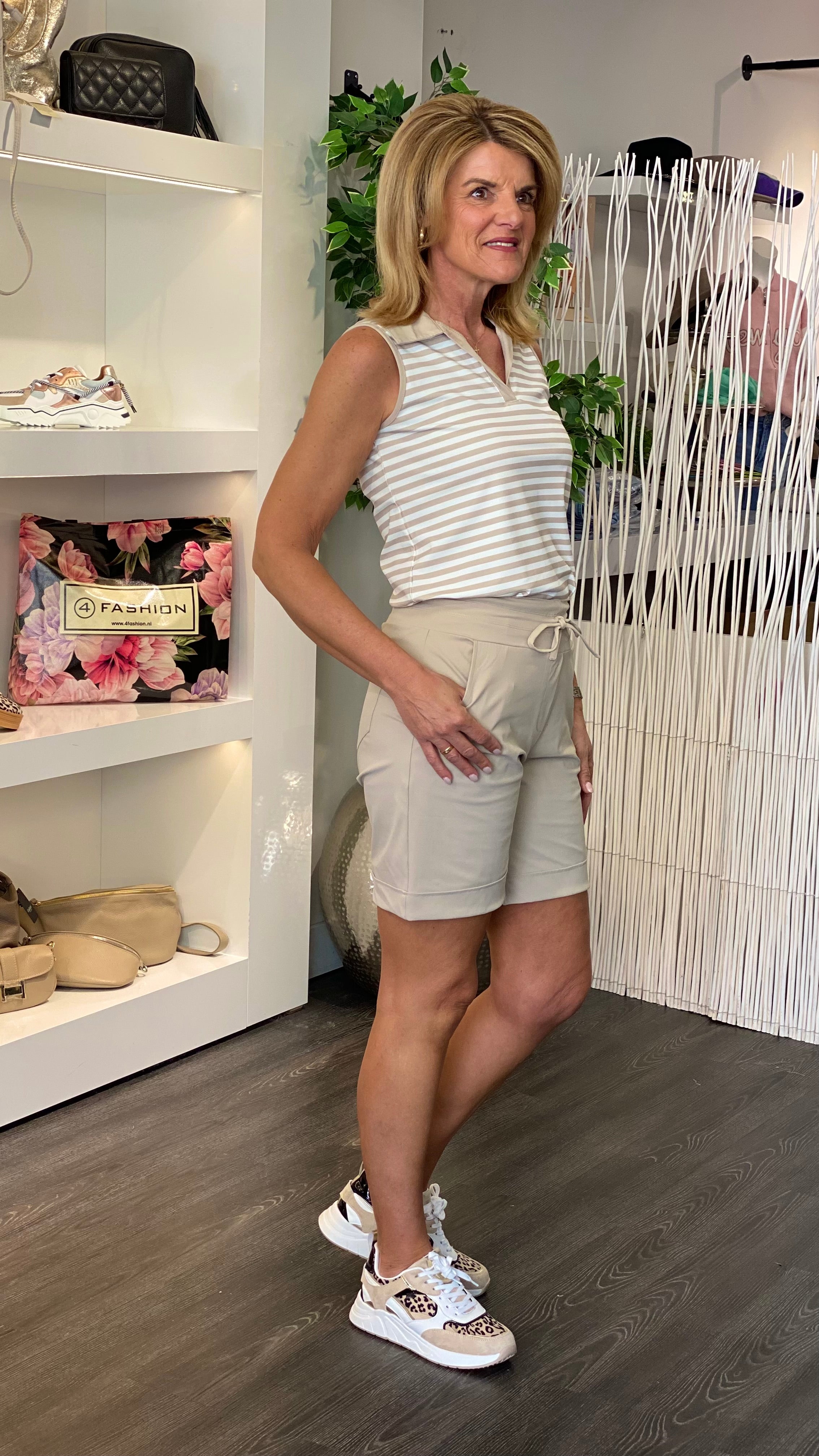 Triple Nine Travelstof Korte Broek 2503 beige