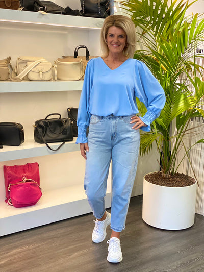 Azzurro Top V-hals met Roezel lichtblauw 0280