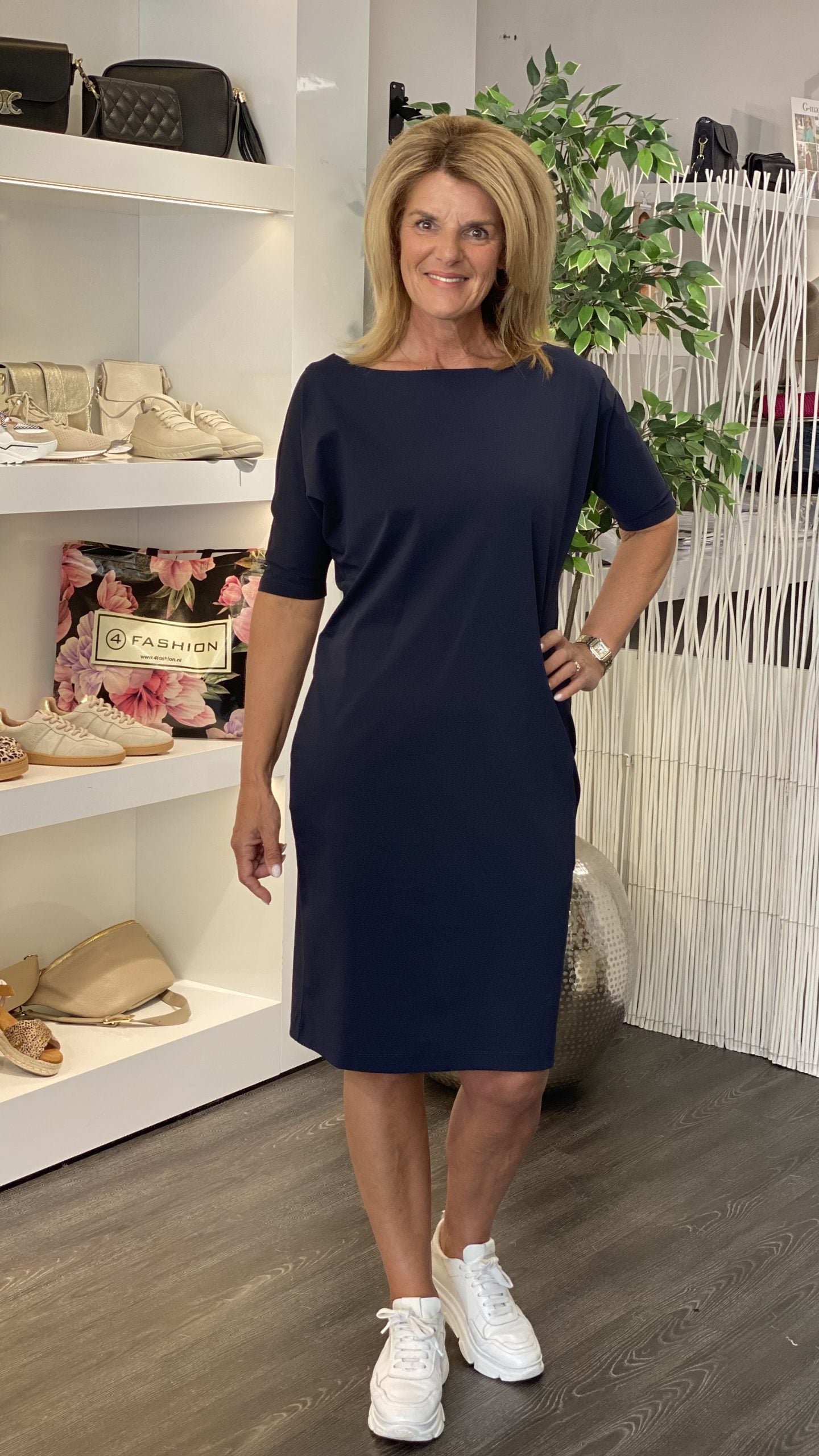 Mi Piace Travelstof Jurk met Boothals 202426 donkerblauw