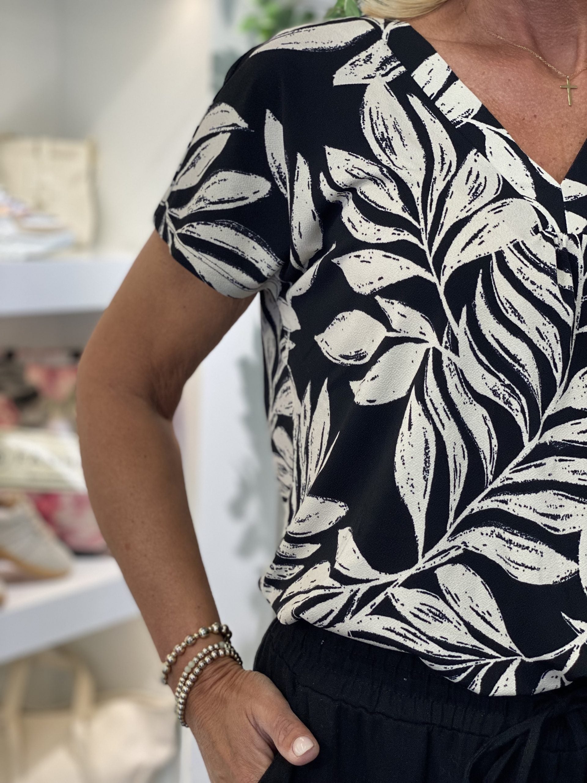 Freequent Floi Tee black w. moonbeam