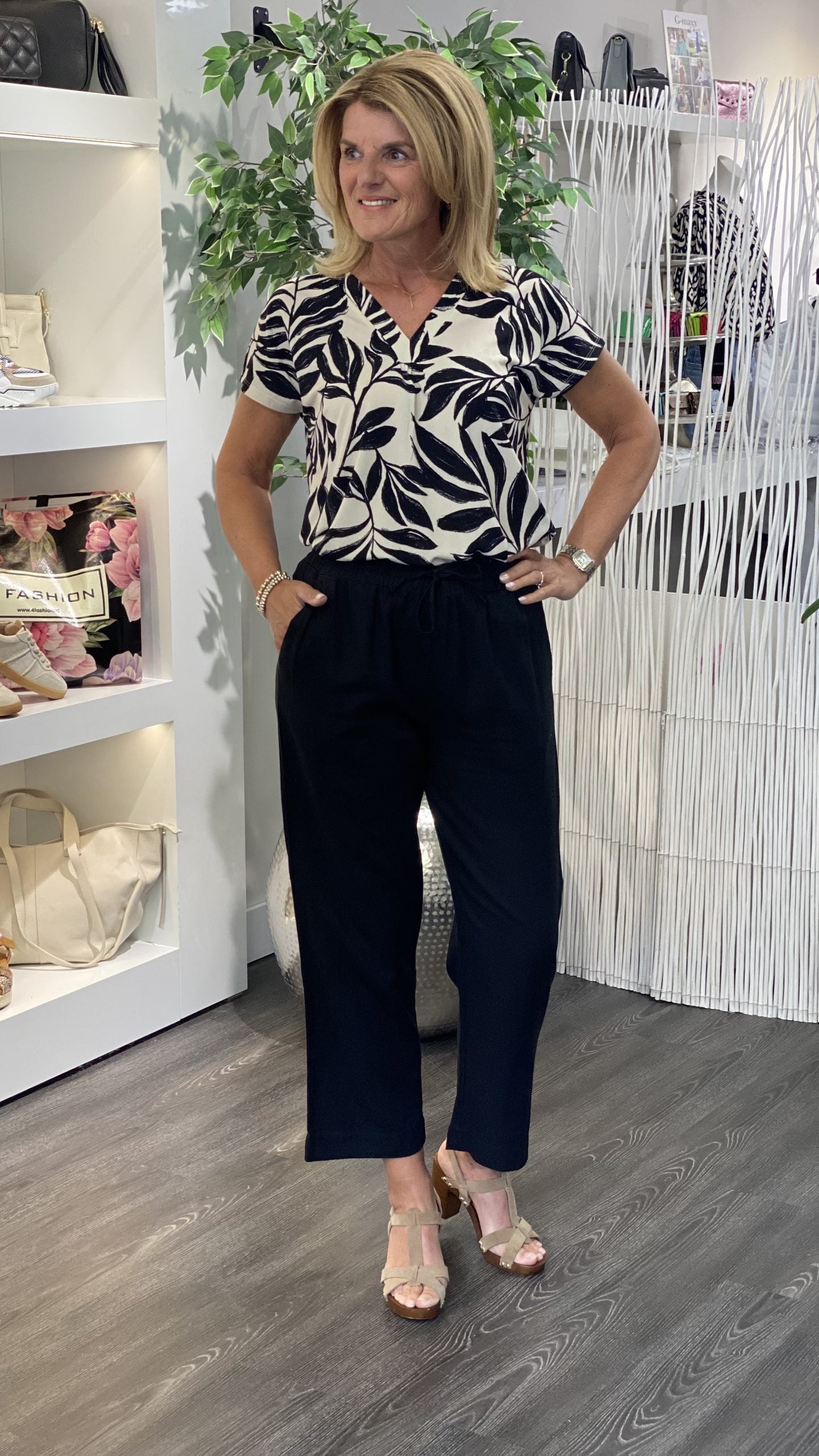 Freequent Floi Tee moonbeam w. black