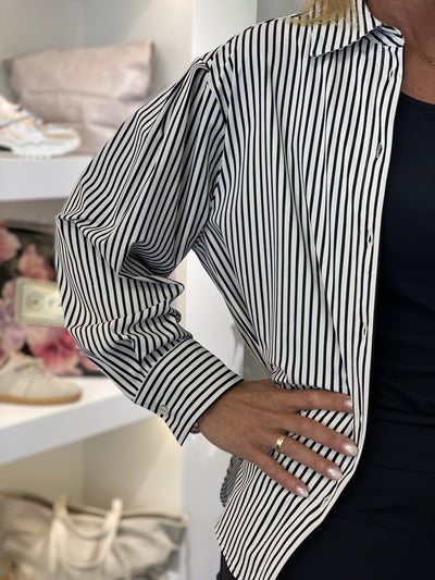 Mi Piace Travelstof Oversized Blouse 202524 zwart kit streep