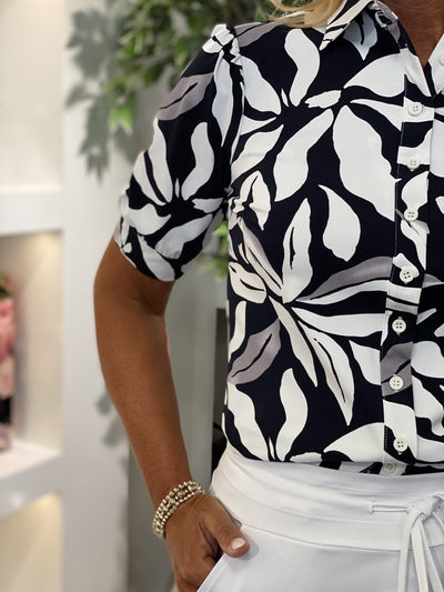 Mi Piace Travelstof Blouse Korte Mouw donkerblauw offwhite flower print 202270