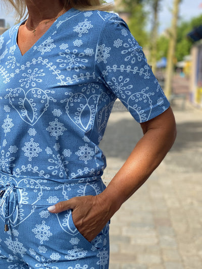 Mi Piace Travelstof Top V-Hals bleached denim embroidery print 202271