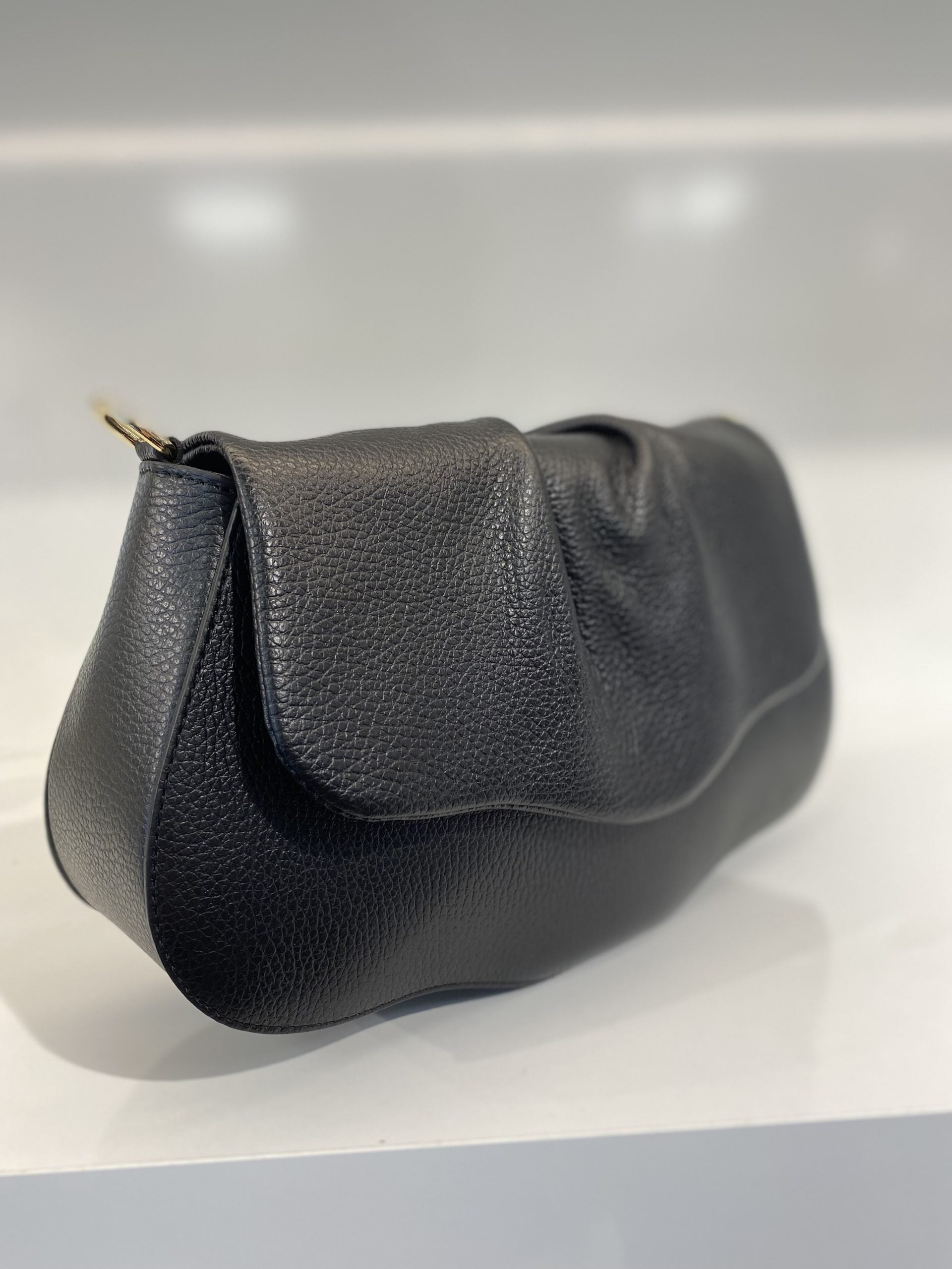 Flora Tas Leer Zwart T231