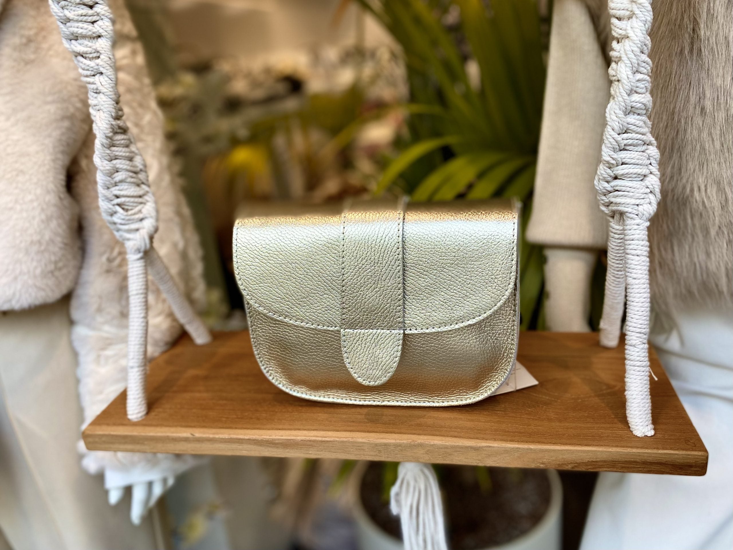 Maan Tas Leer Goud T230