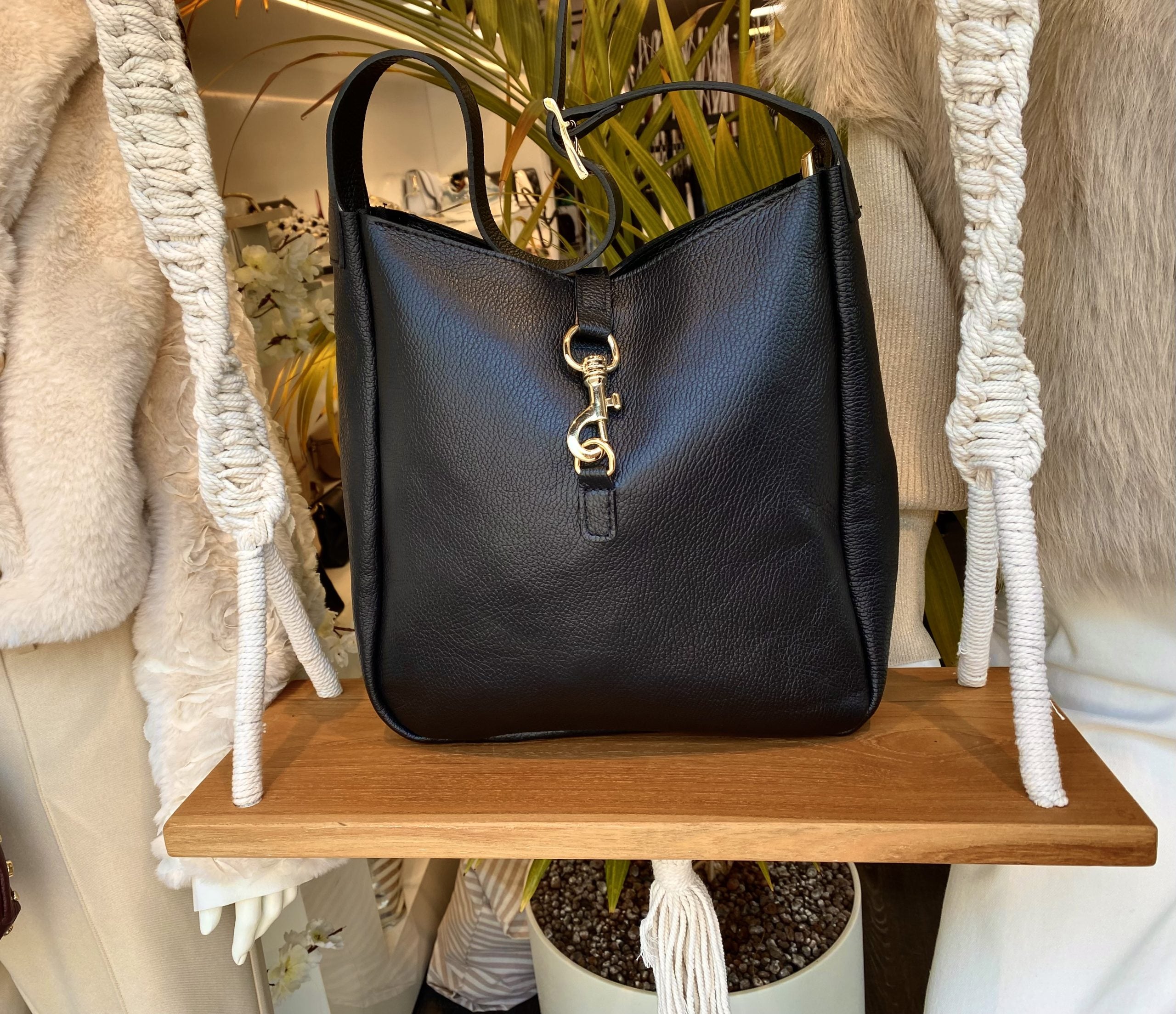 Shopper Tas Leer Zwart Gouden Gesp T505