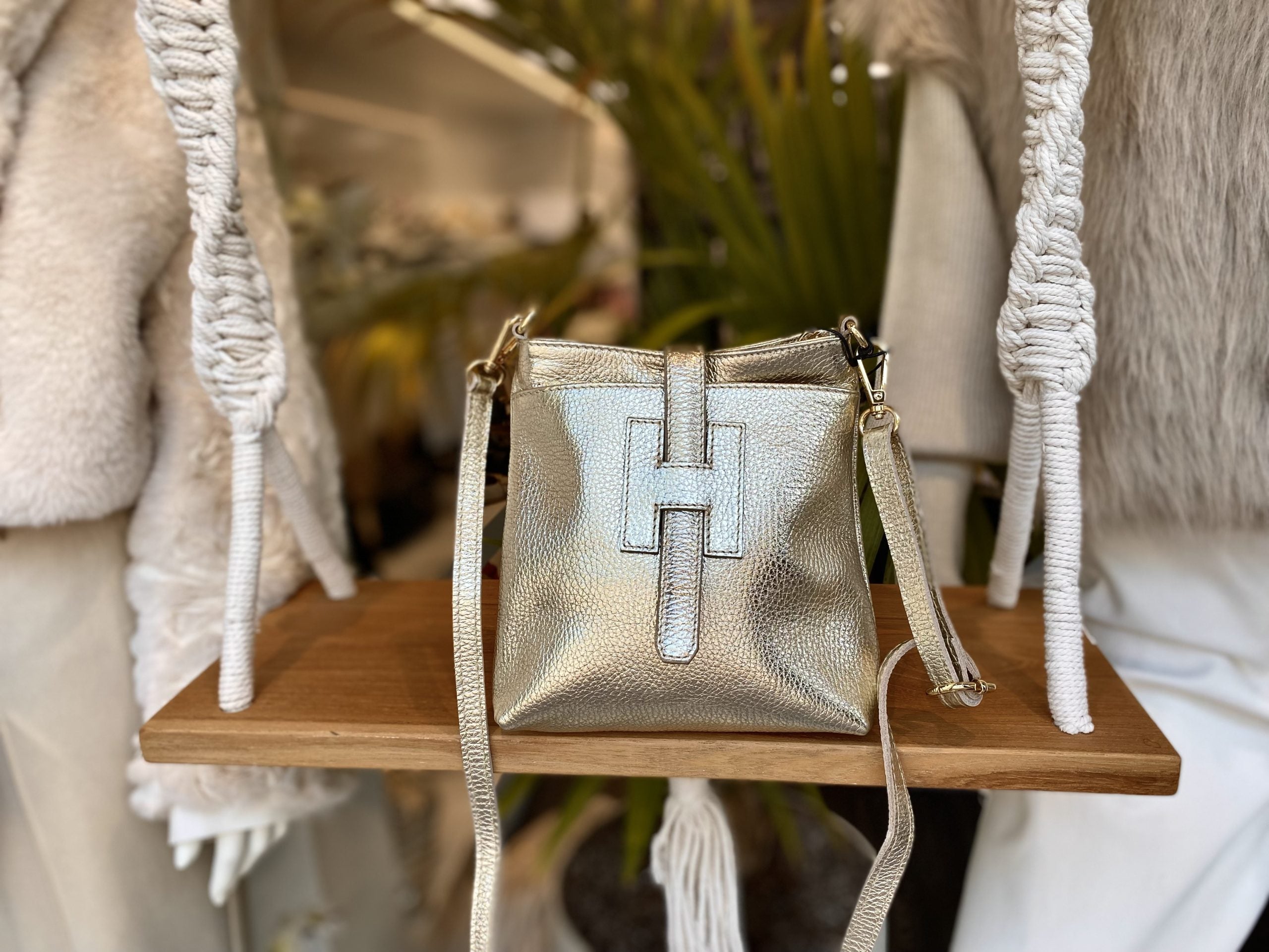 Giuliano Tas Leer H-Gesp Goud T240