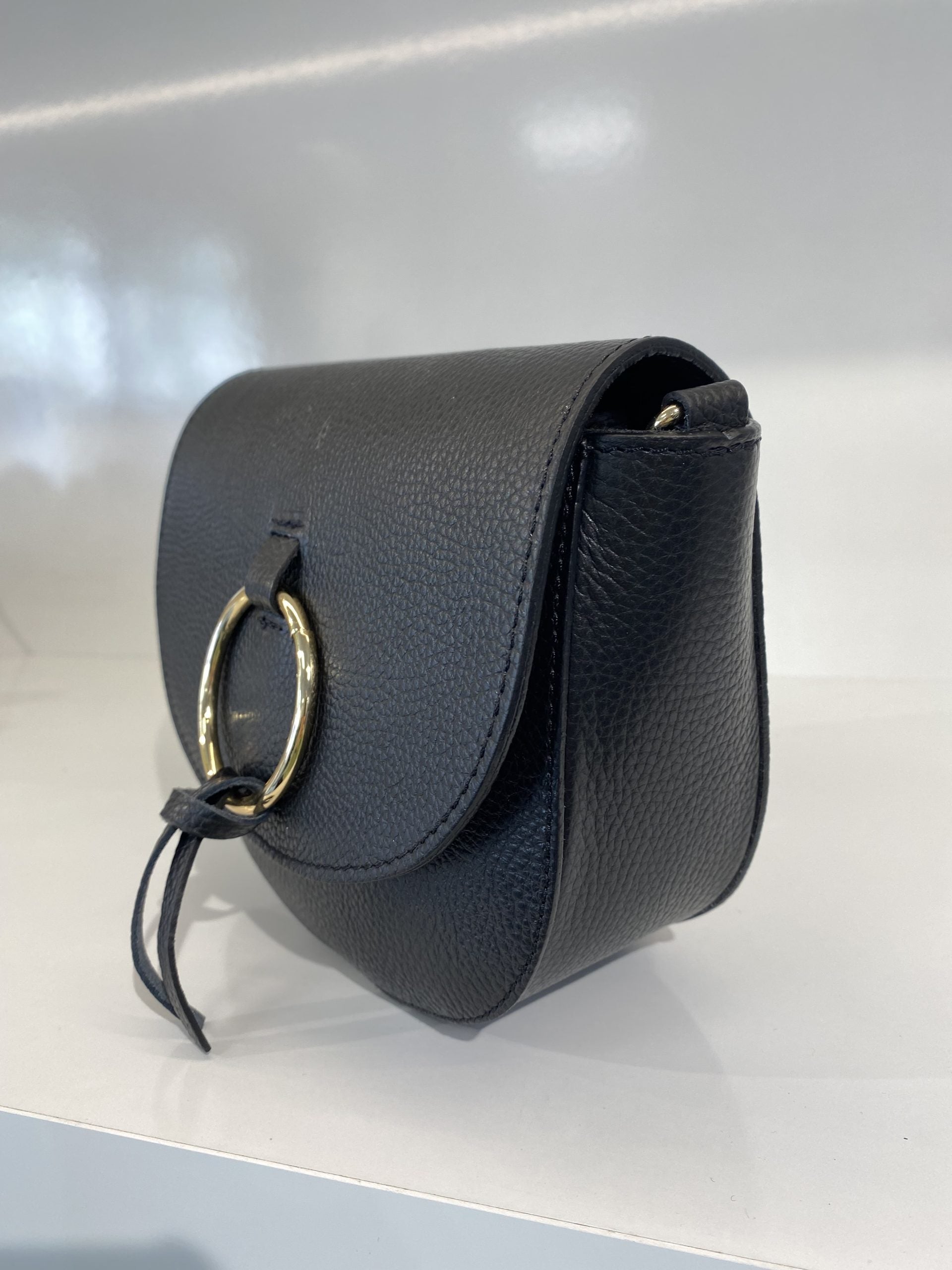 Crossbody Tas Zwart Leer Gouden Ring T220