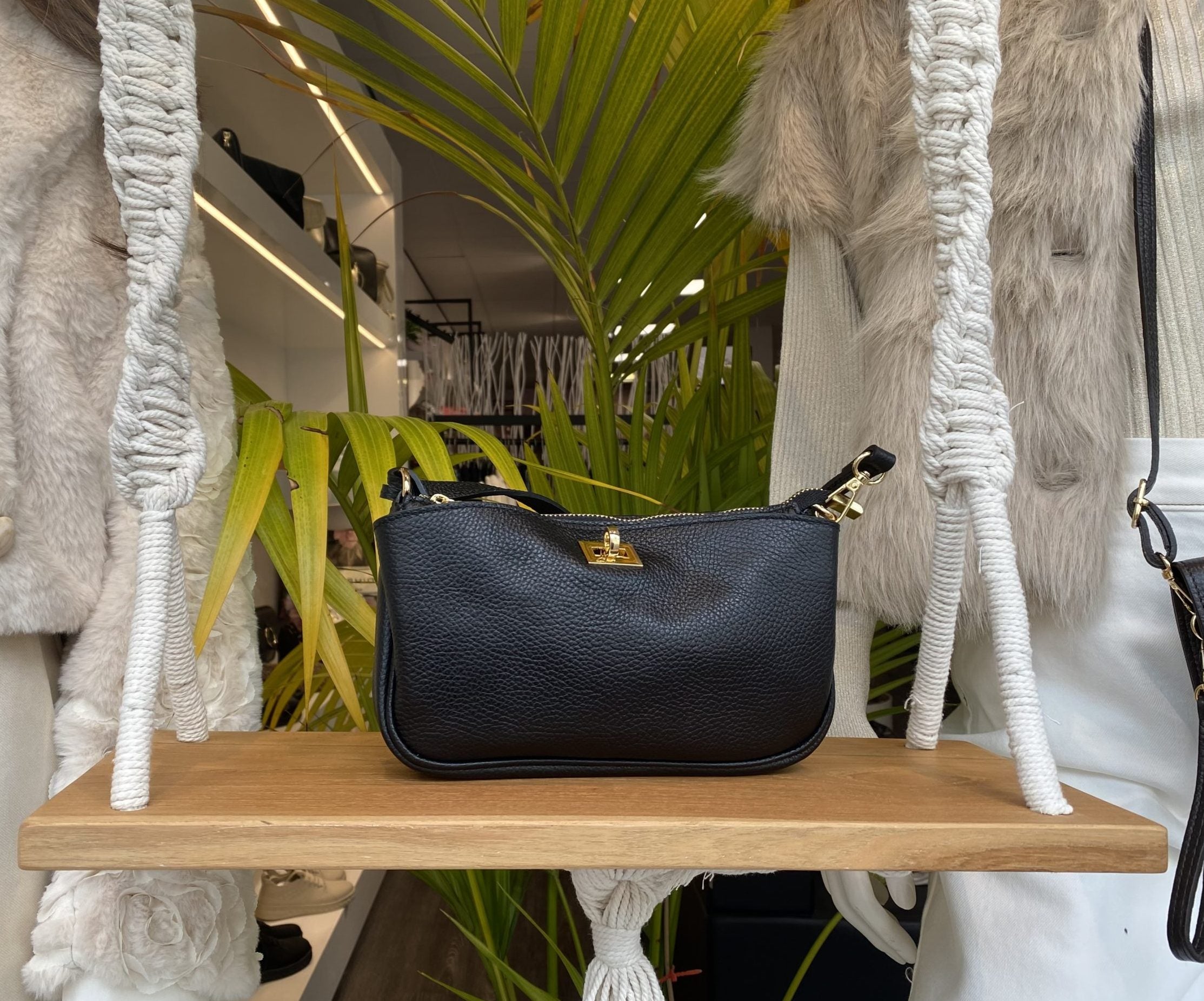 Tas Leer Zwart Gouden Gesp T251