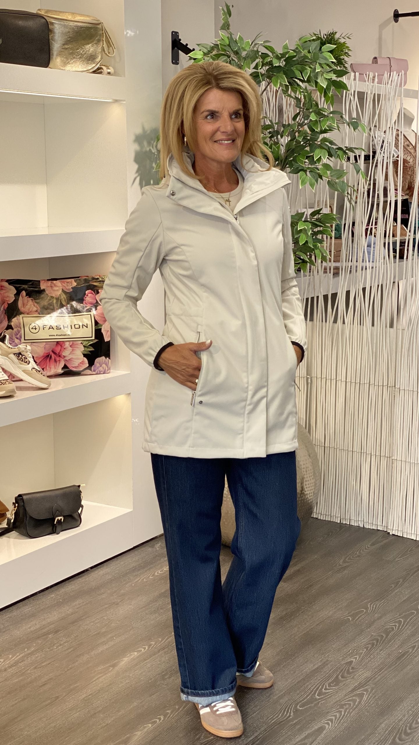 Luhta Iloniemi Softshell Jas creme