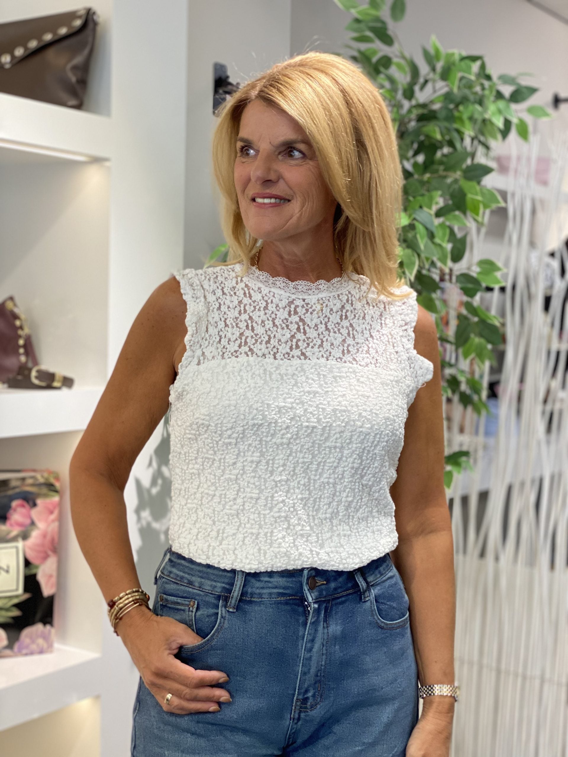 Mi Piace Mouwloze Kanten Top 202693 off white