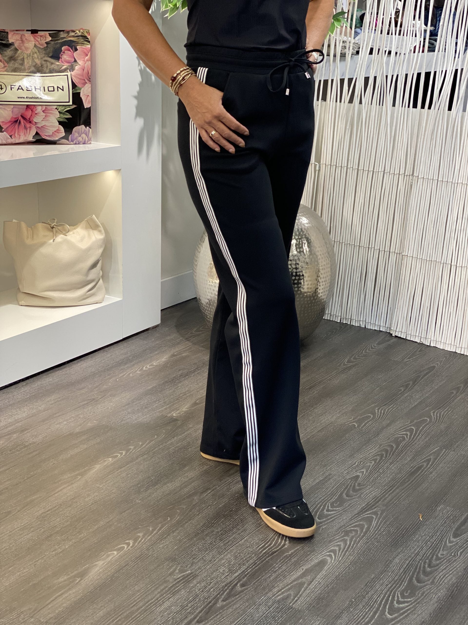 Mi Piace Sweat Broek Contrast Stripe 202647 zwart