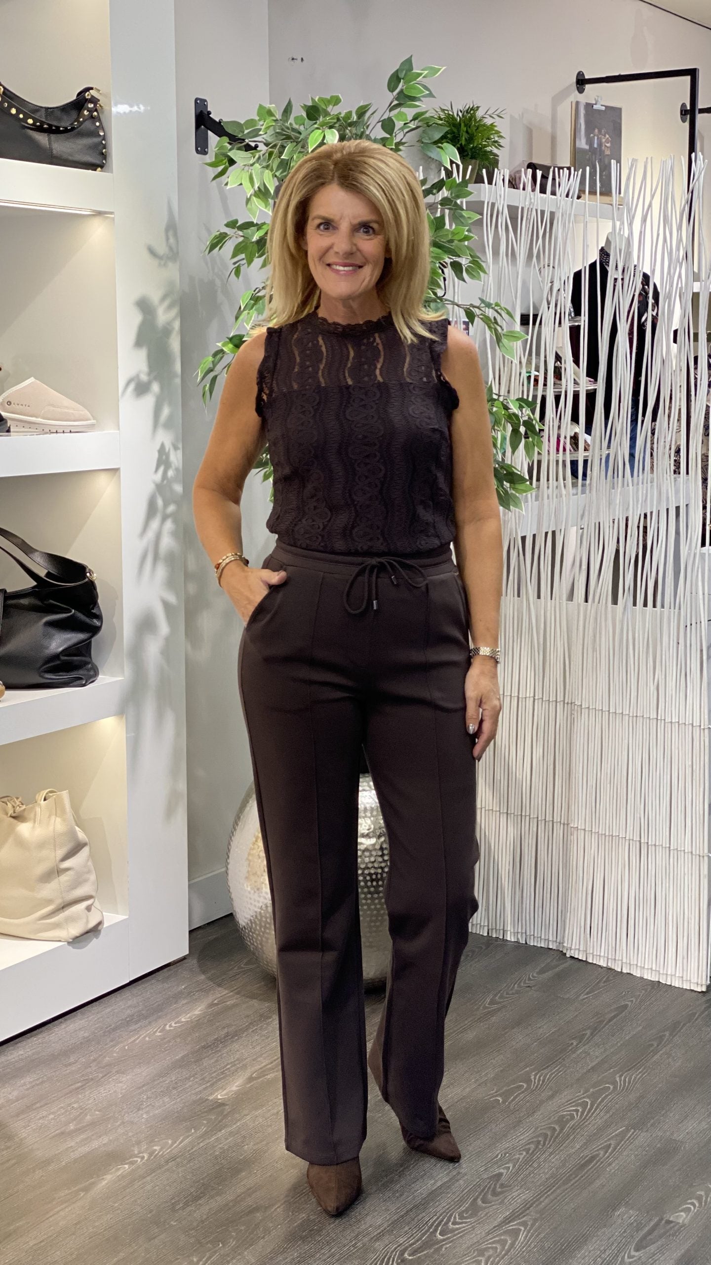 Mi Piace kanten  Travelstof Top espresso 202486