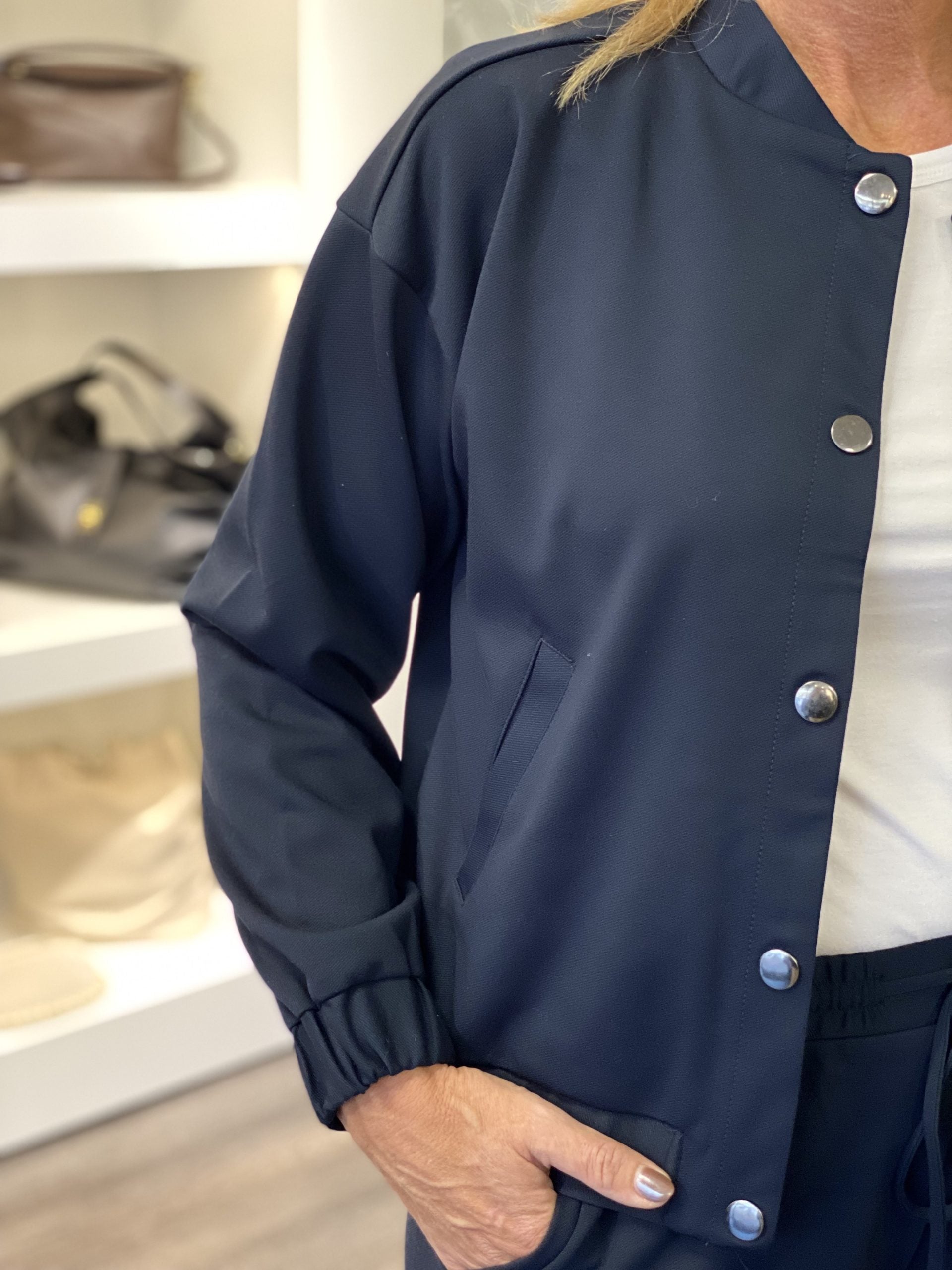 Freequent Naya Bomberjack salute