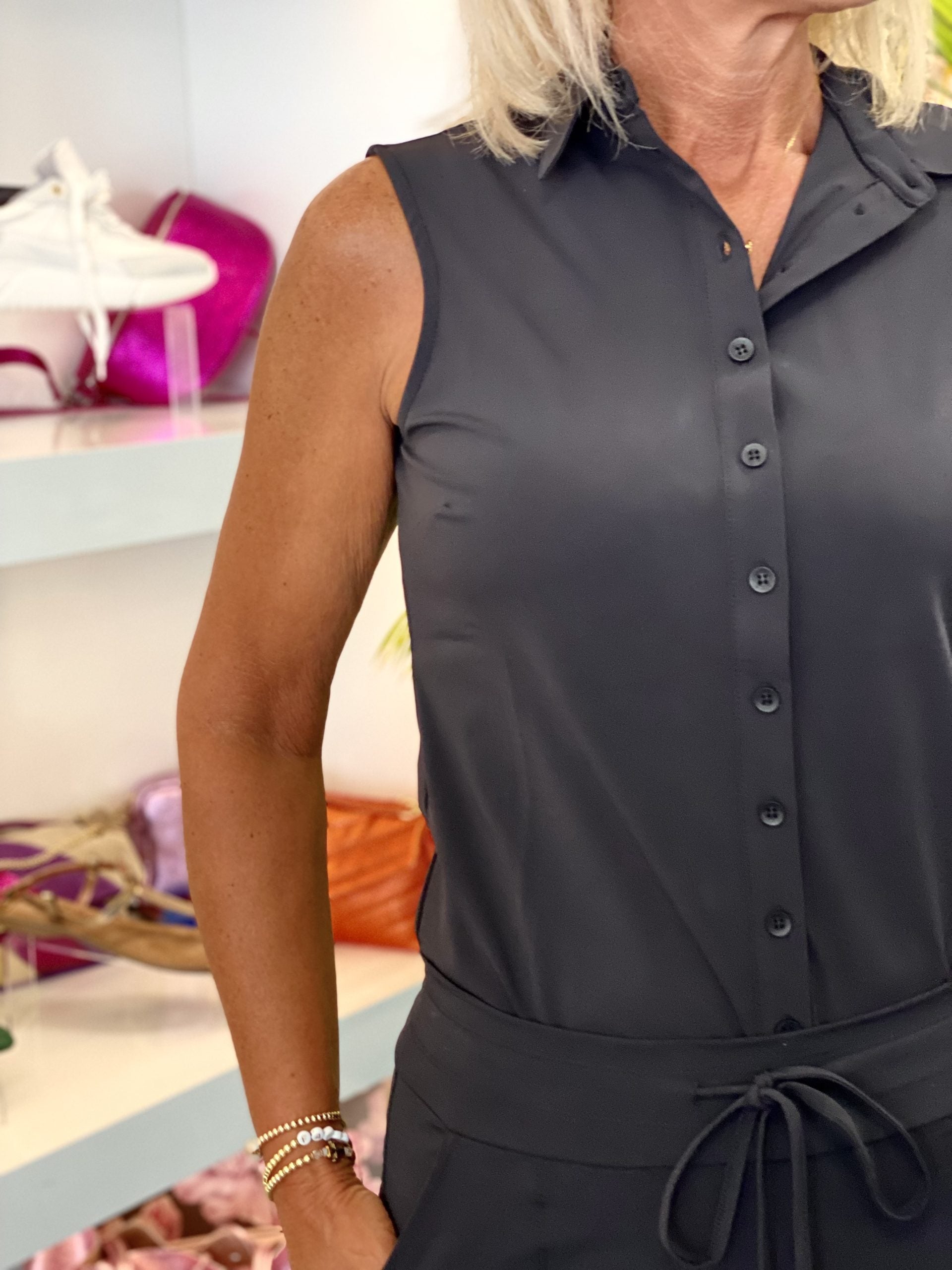 Mi Piace Travelstof Blouse Mouwloos zwart 202299