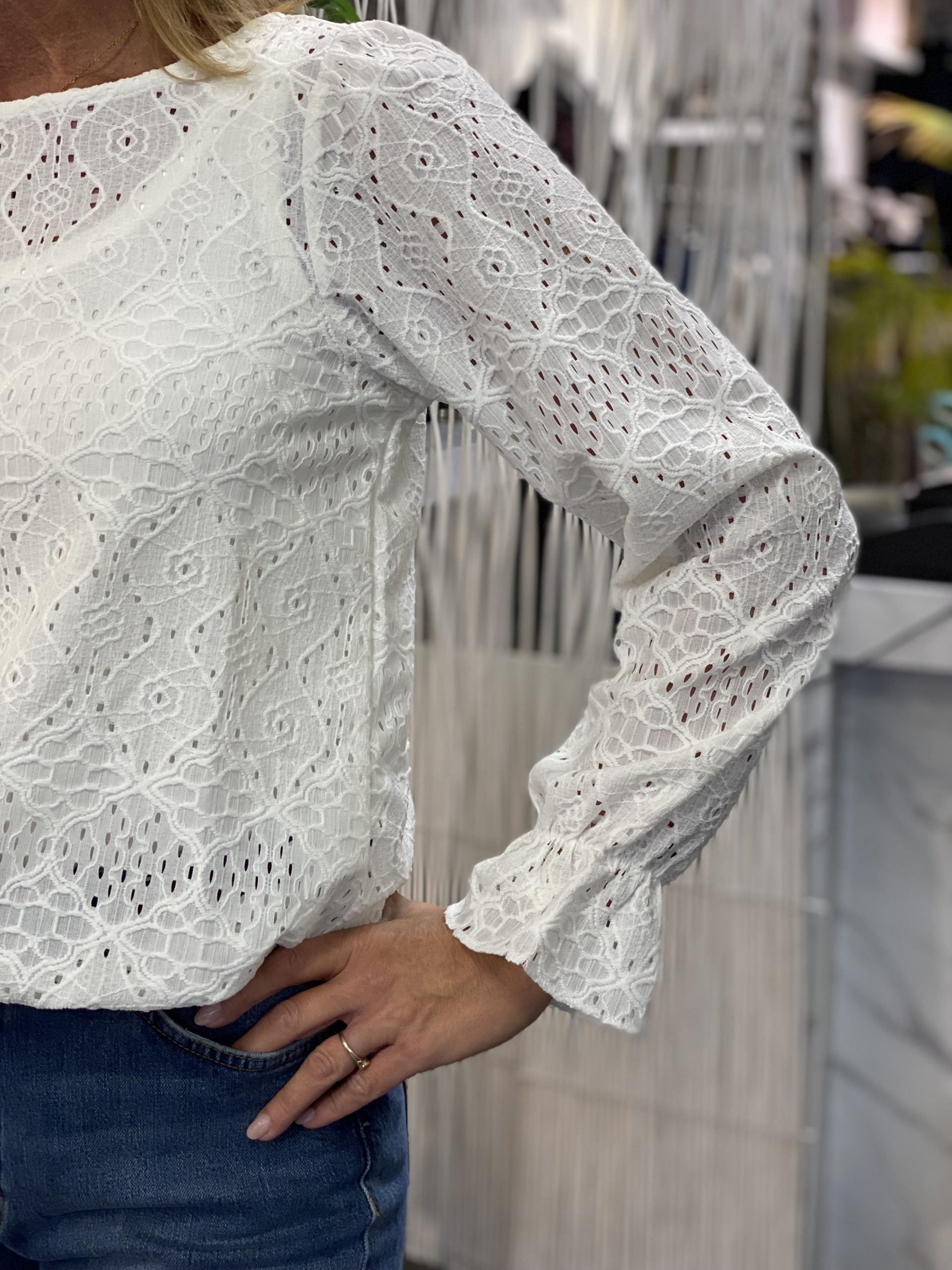 Red Button Top Ajour Off White