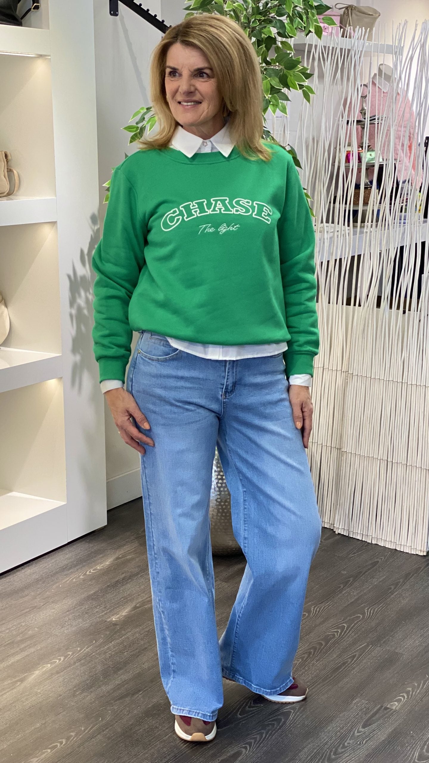 Freequent Kamela Pullover bright green w. star off white