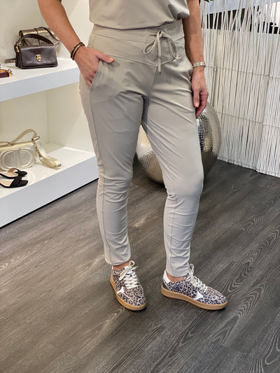 Zoso Amber Travelstof Broek sand stone