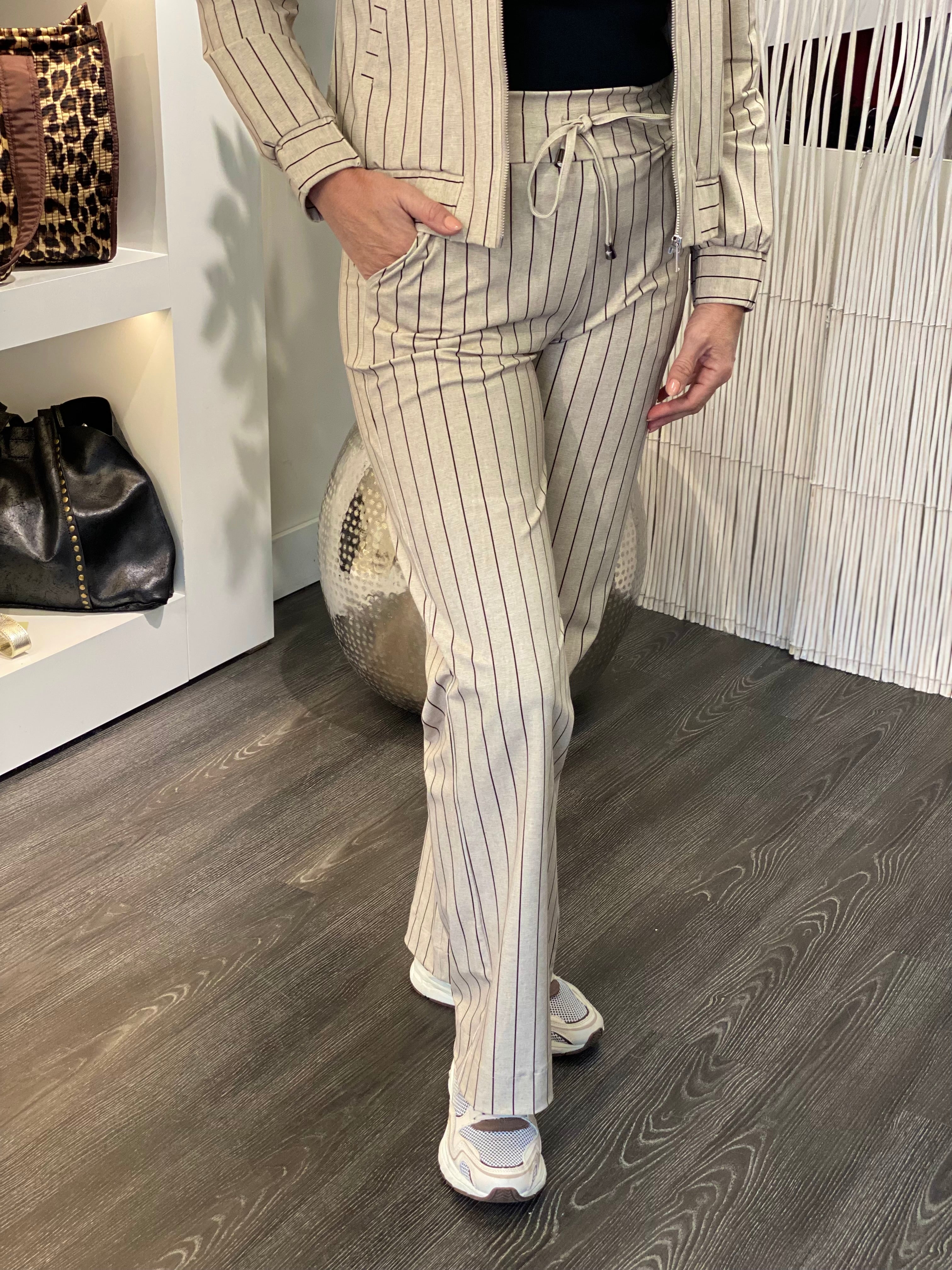 Mi Piace Travelstof Broek 202136 classic stripe latte