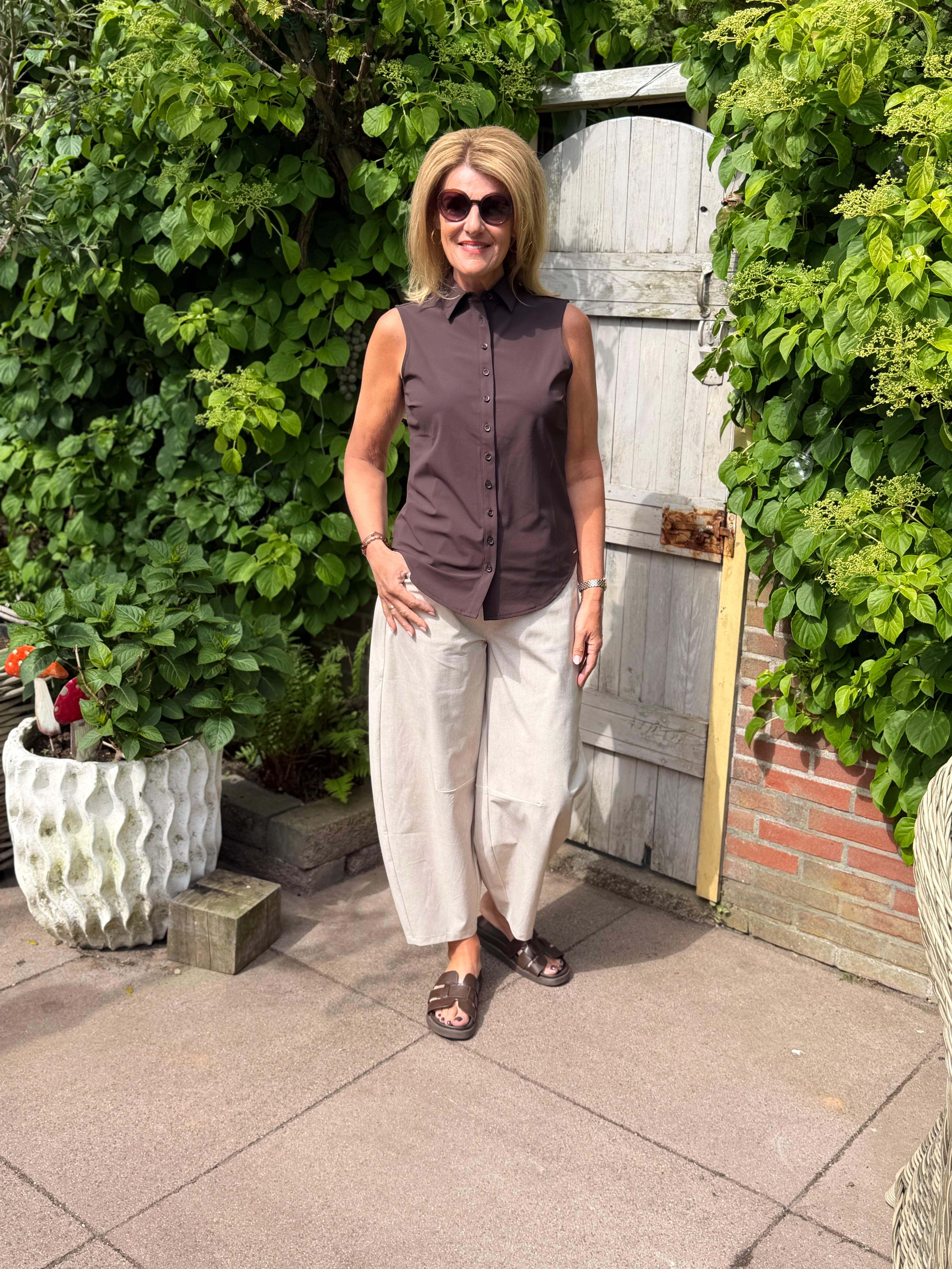 Mi Piace Travelstof Blouse Mouwloos 202299 espresso