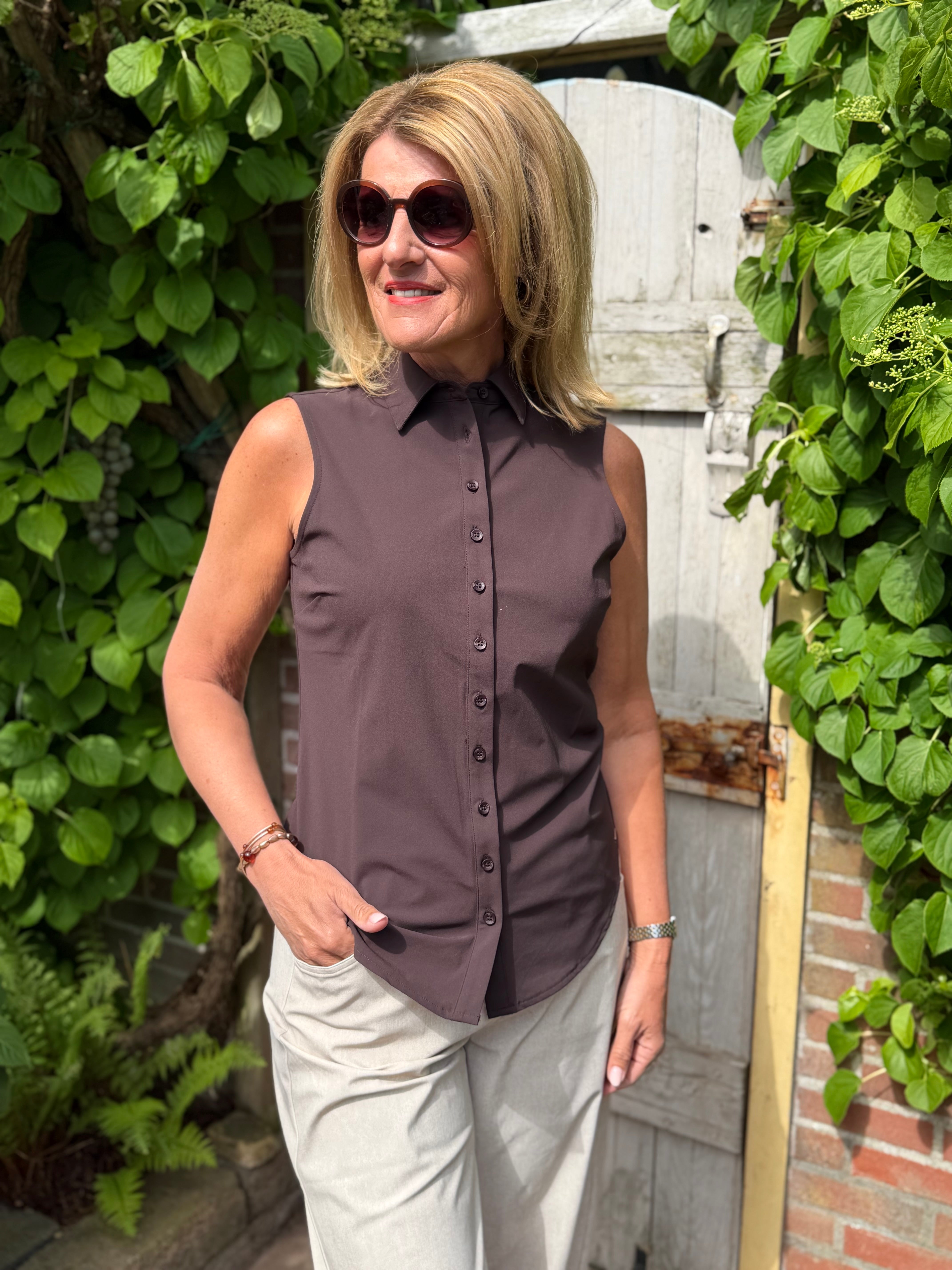 Mi Piace Travelstof Blouse Mouwloos 202299 espresso