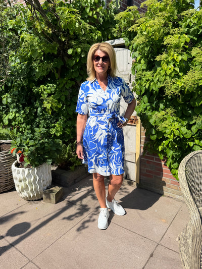 Mi Piace Travelstof Jurk 202807 hibiscus print nautic blue