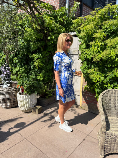 Mi Piace Travelstof Jurk 202807 hibiscus print nautic blue