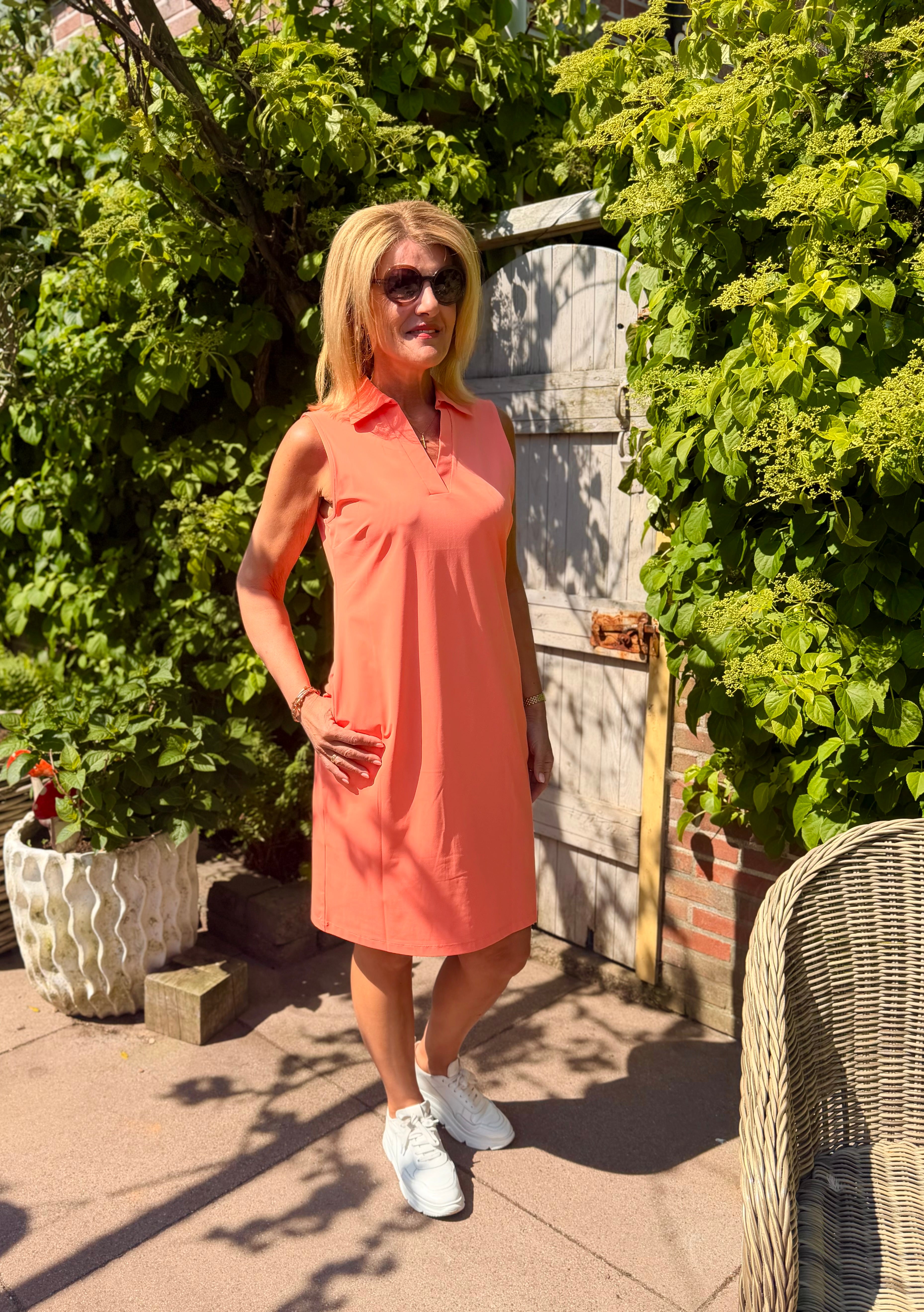 Mi Piace Travelstof Mouwloze Jurk 202443 coral