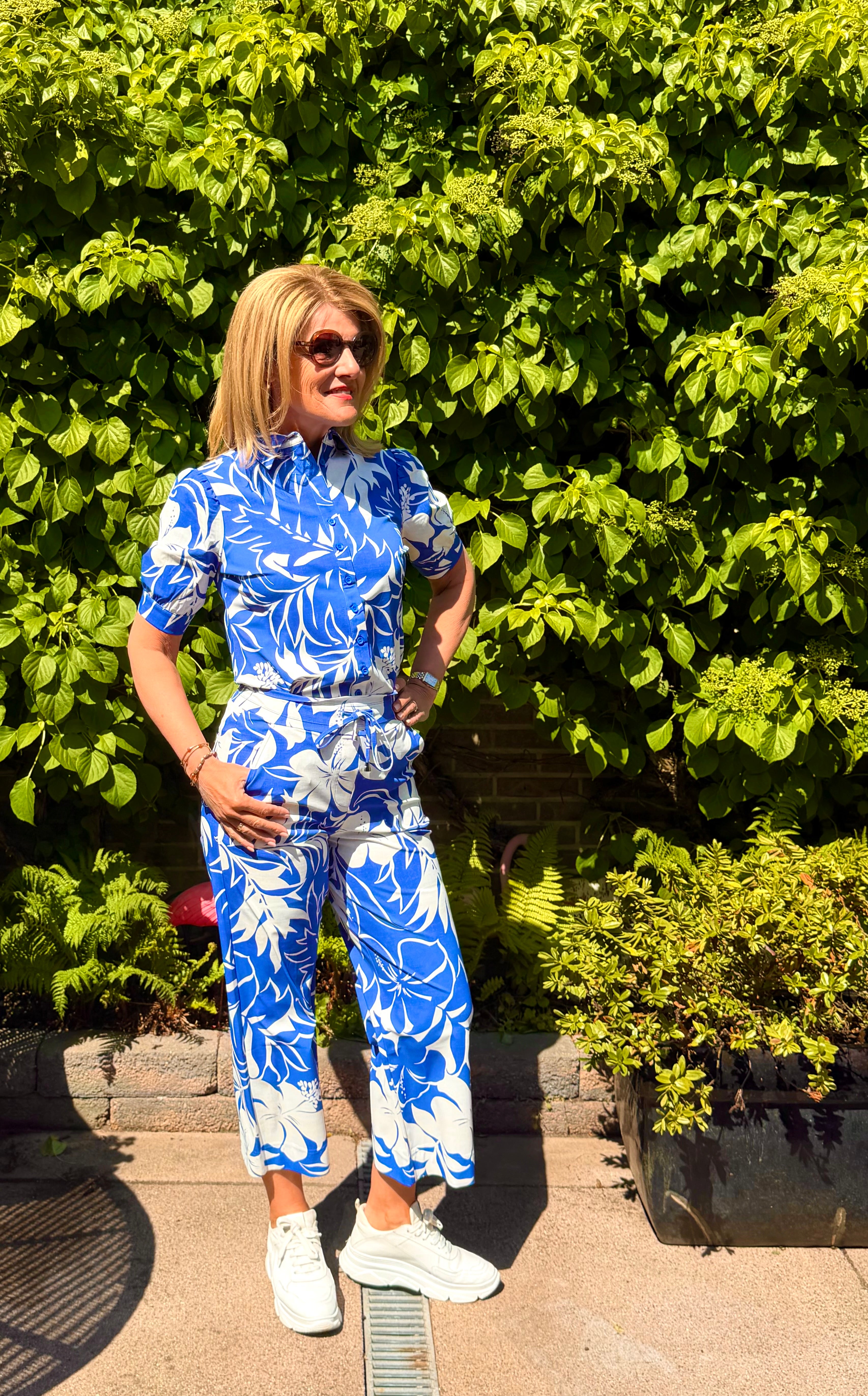 Mi Piace Travelstof Blouse Korte Mouw 202270 hibiscus print nautic blue