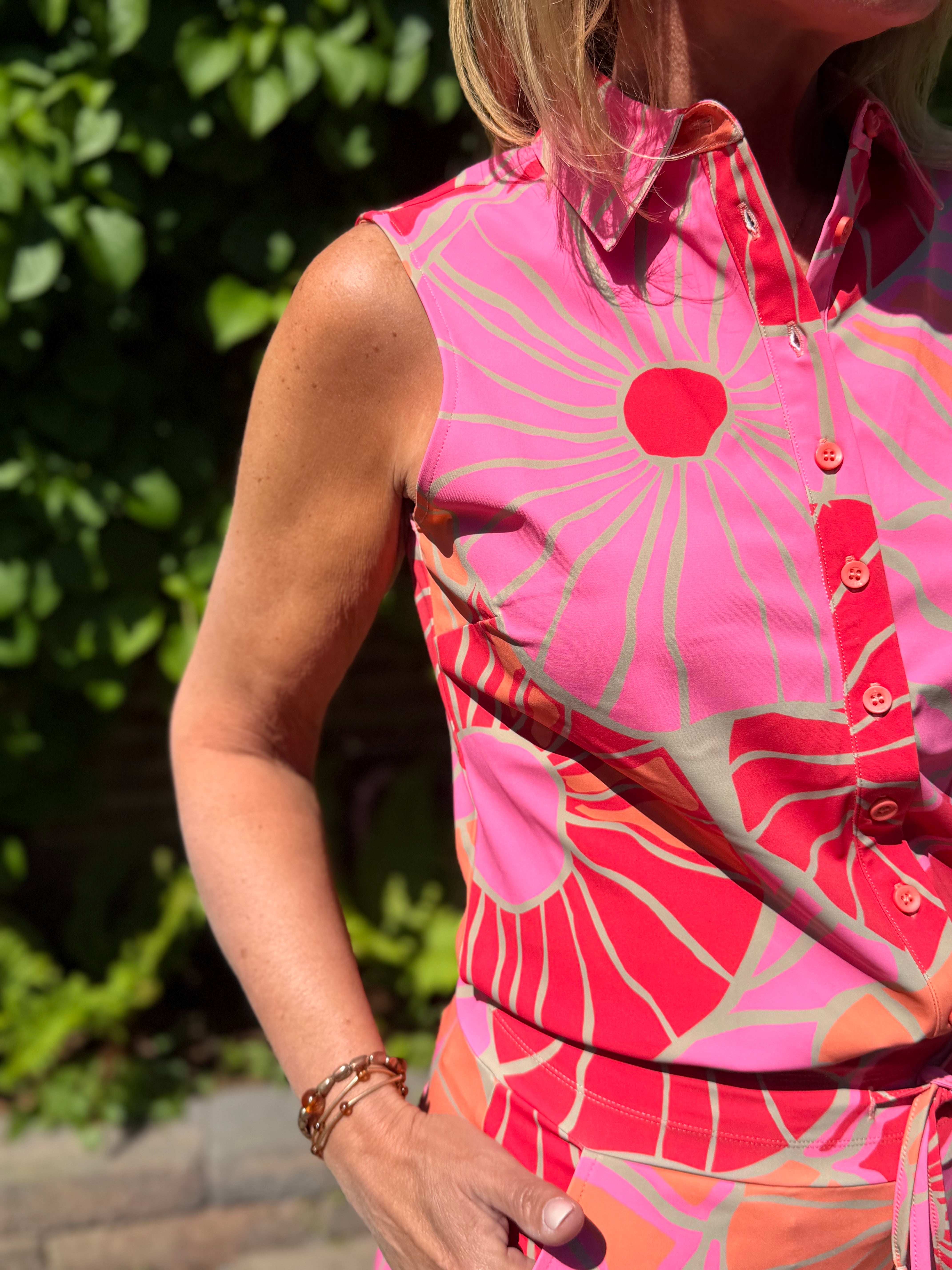 Mi Piace Travelstof Blouse Mouwloos 202299 desert anemone print coral