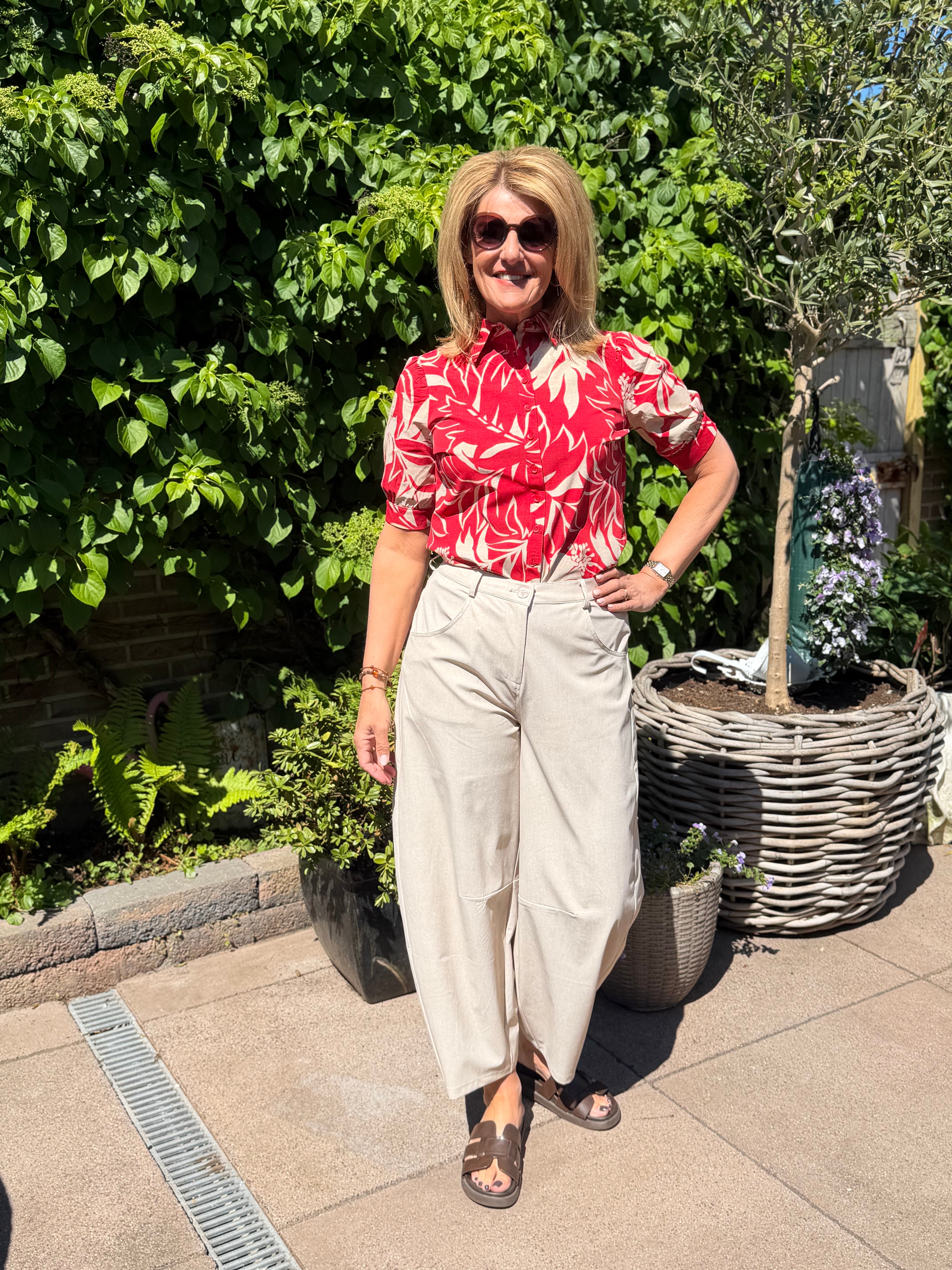 Mi Piace Travelstof Blouse Korte Mouw 202270 hibiscus print red