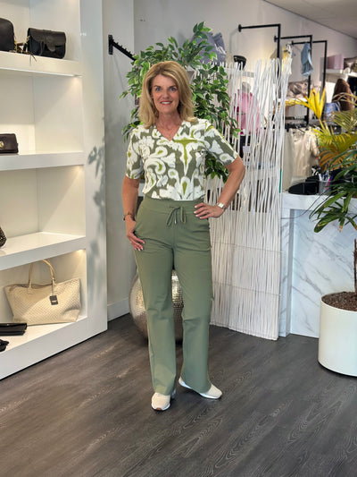 Mi Piace Travelstof Top V-Hals 202271 ikat ornaments print olive