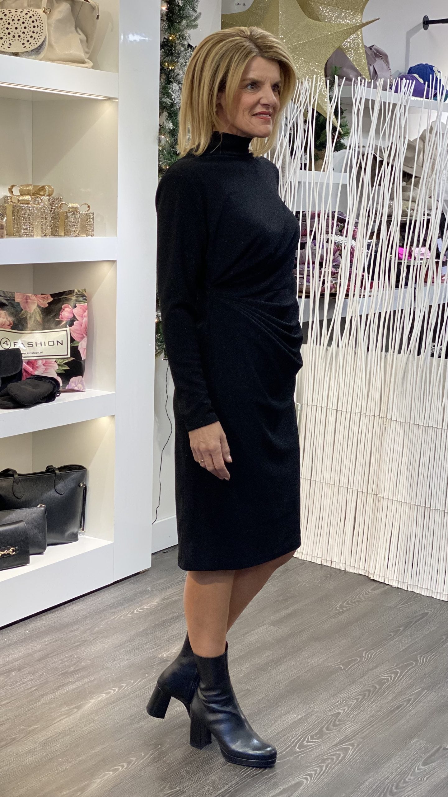 Musthaves by Elja Jurk zwart glitter