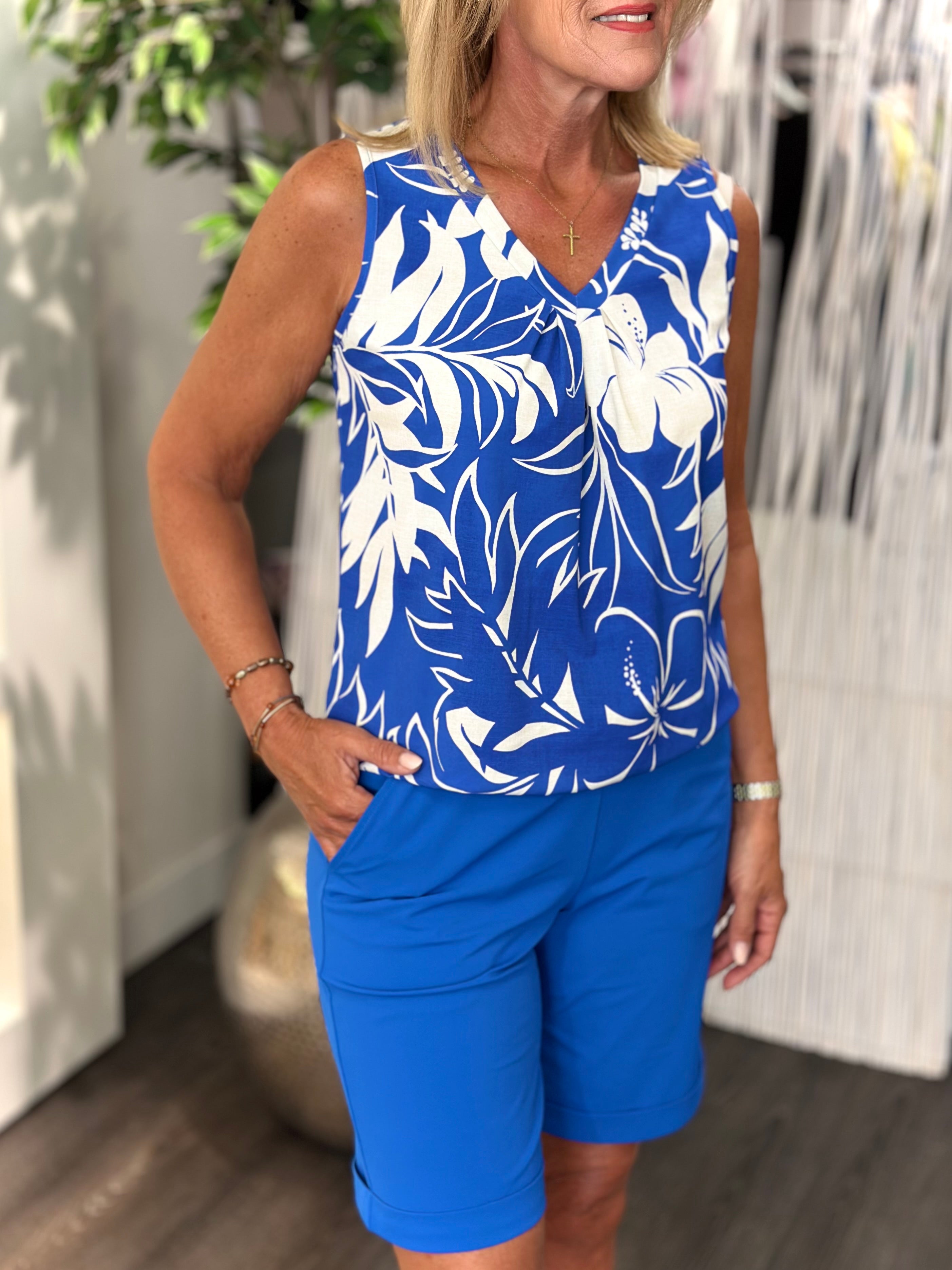 Mi Piace Travel Top Pleated 202814 hibiscus print nautic blue