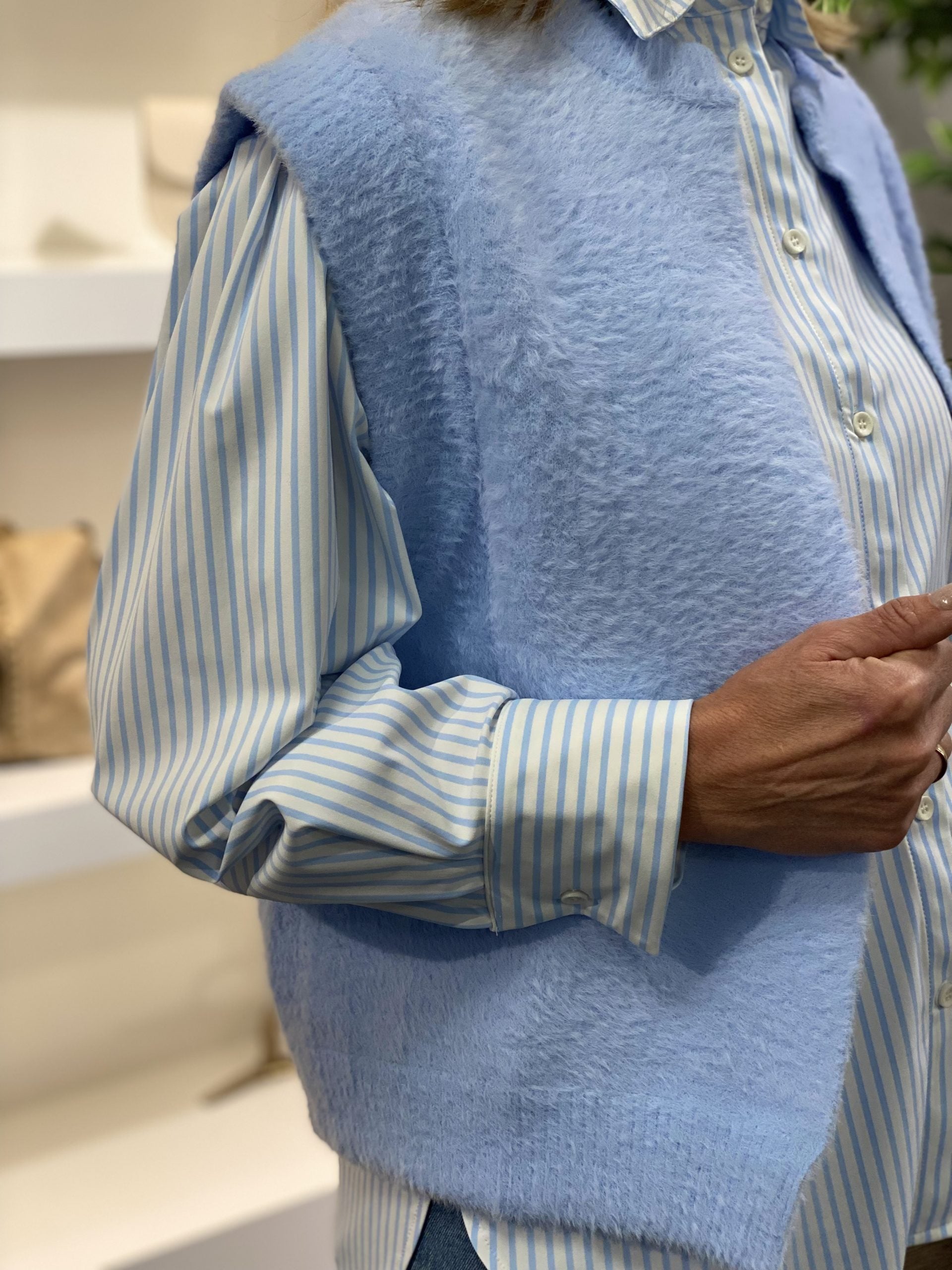 Mi Piace Travelstof Zachte fluffy Gilet 202468 lichtblauw