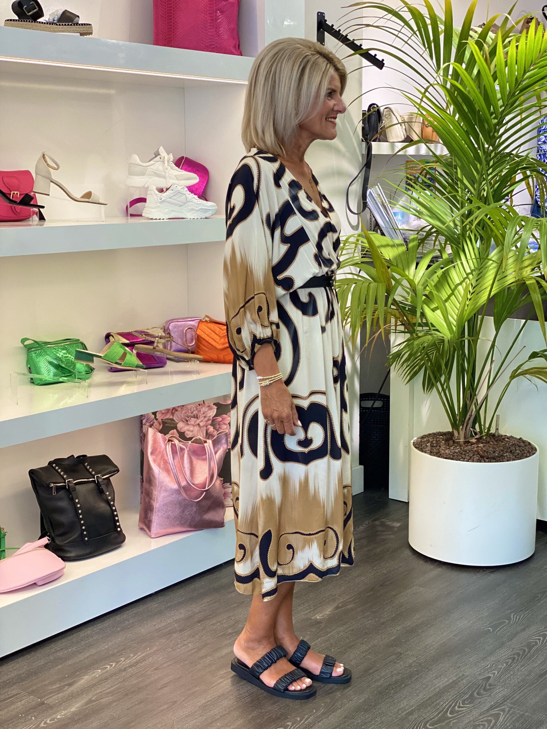 Musthaves By Elja Jurk goud zwart 0075