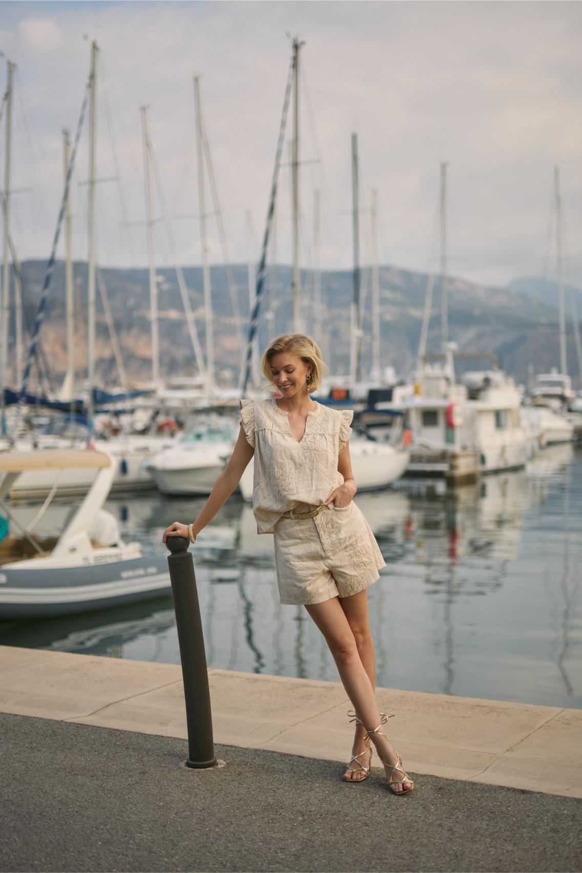 Nukus Dagmar Short Embroidery sand