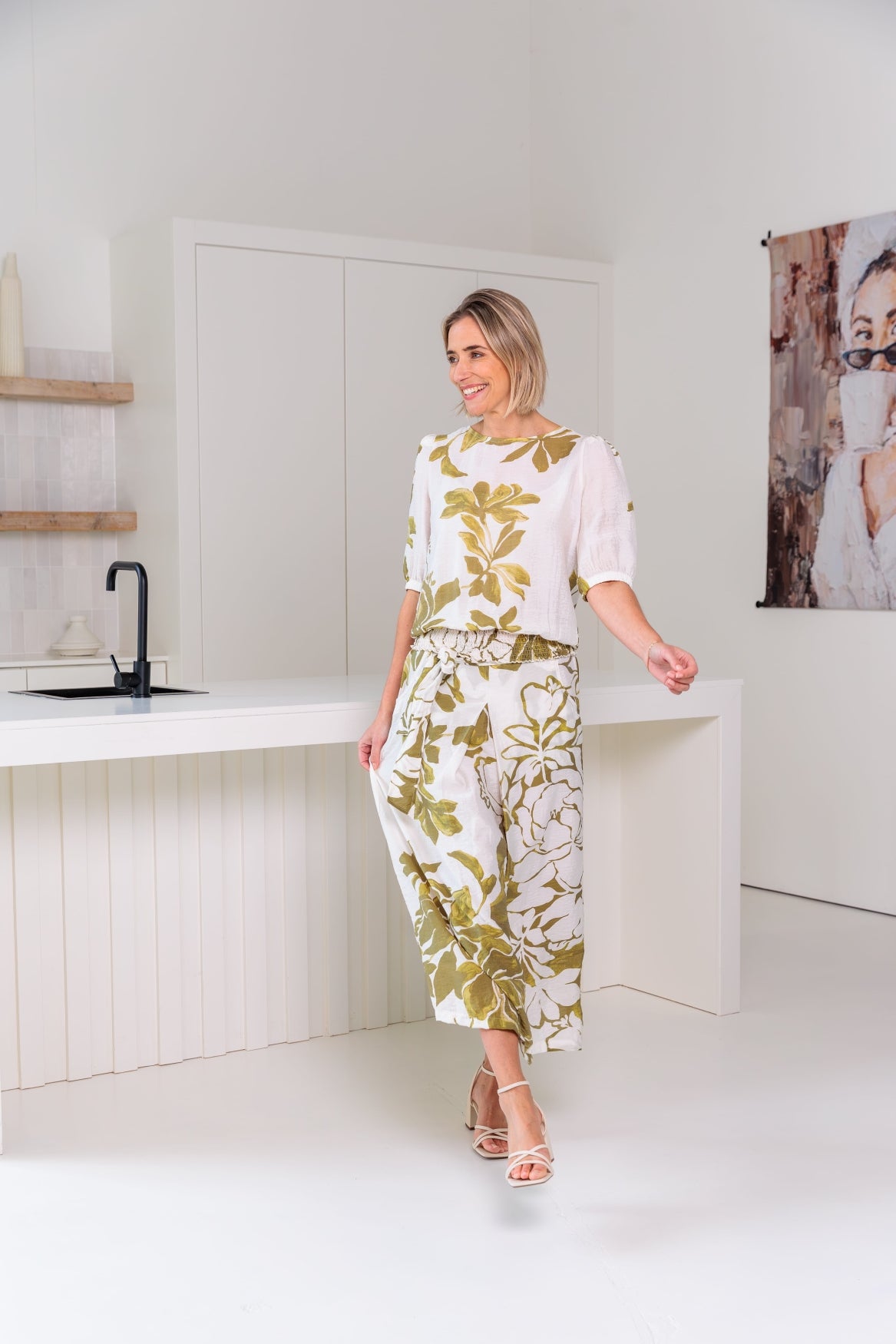 NED Capro 1/2 SS Top Olive Night Botanic Garden olive night