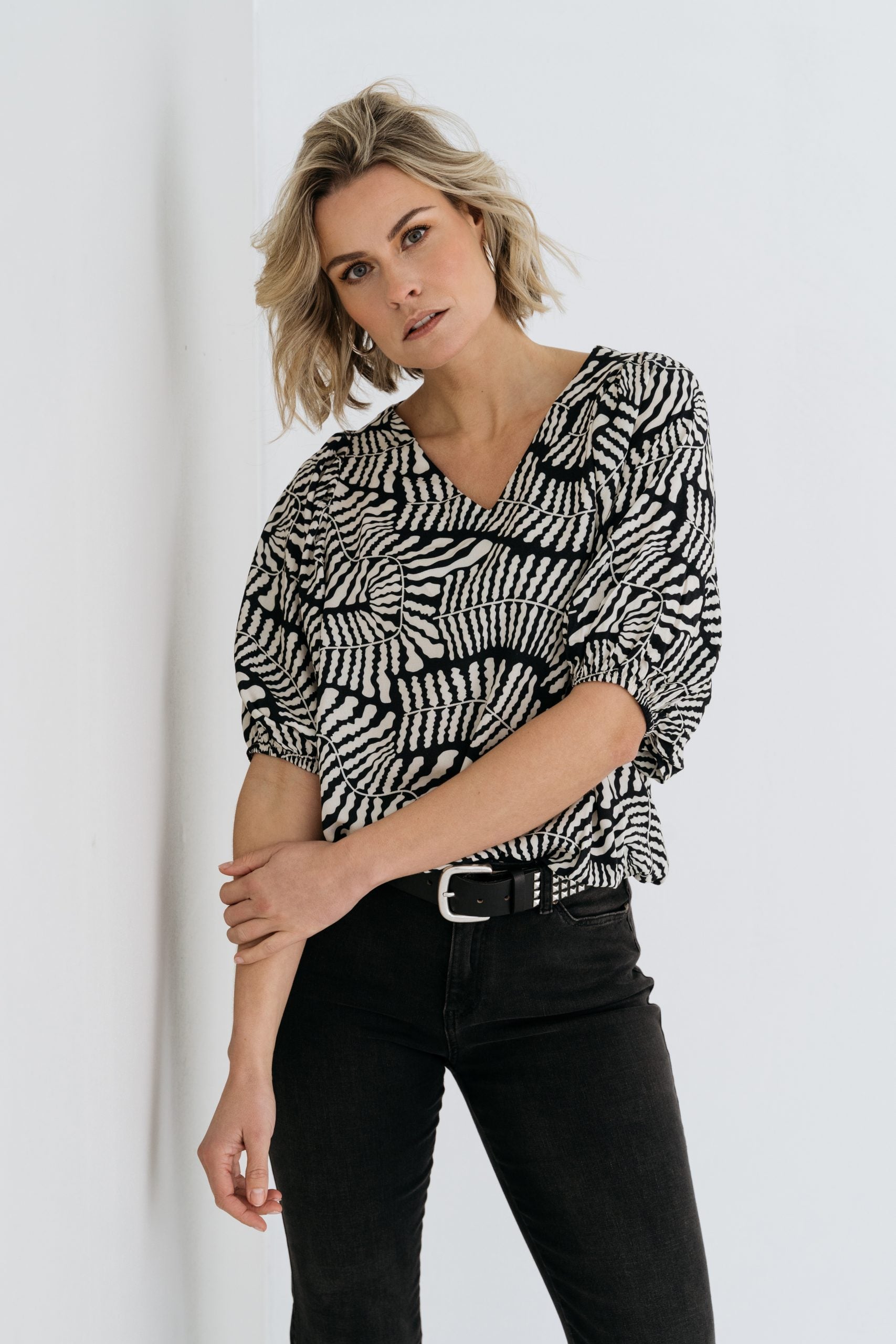 Maicazz Pajari top blouse offwhite leaves