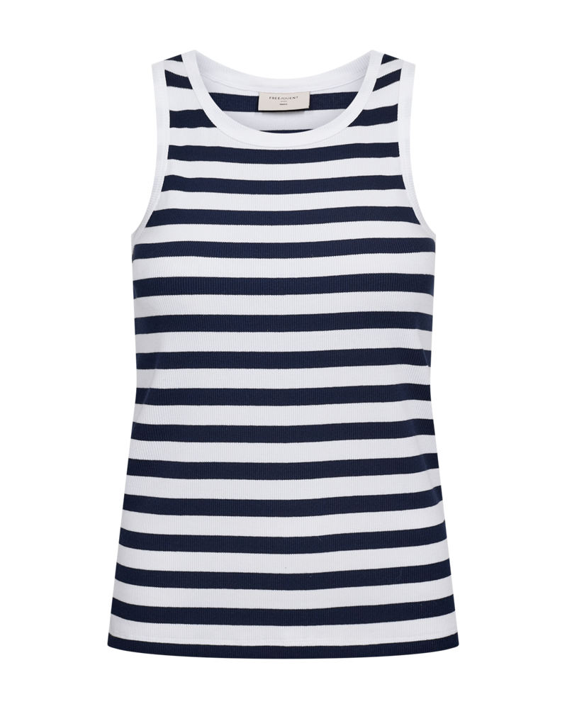 Freequent Effy Top brilliant white w. navy blazer